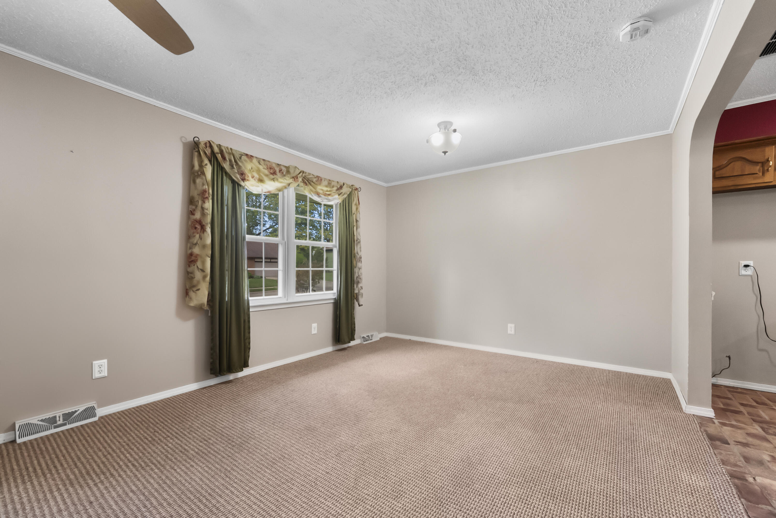 2126 South Wellington Avenue Property Photo 5