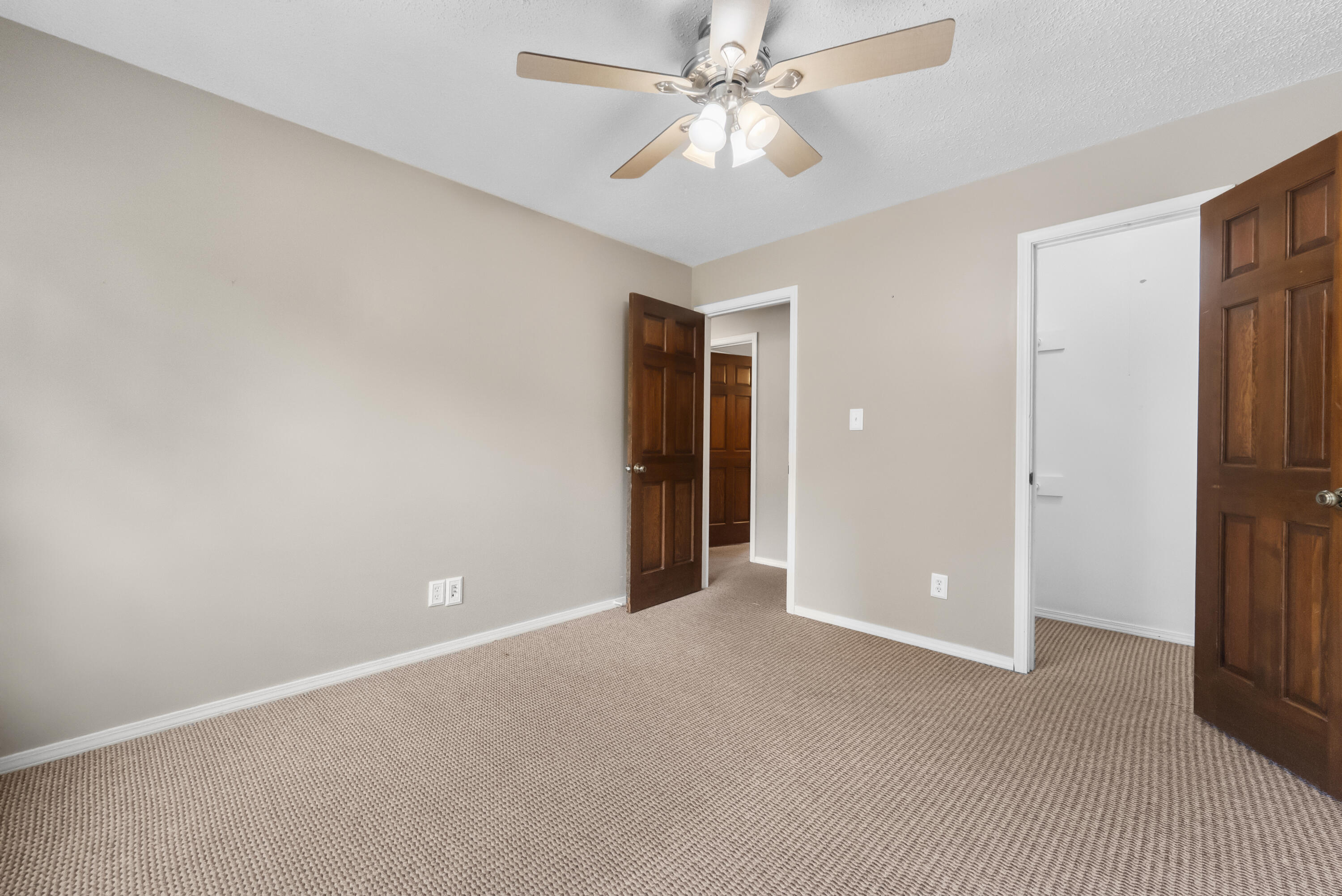 2126 South Wellington Avenue Property Photo 17