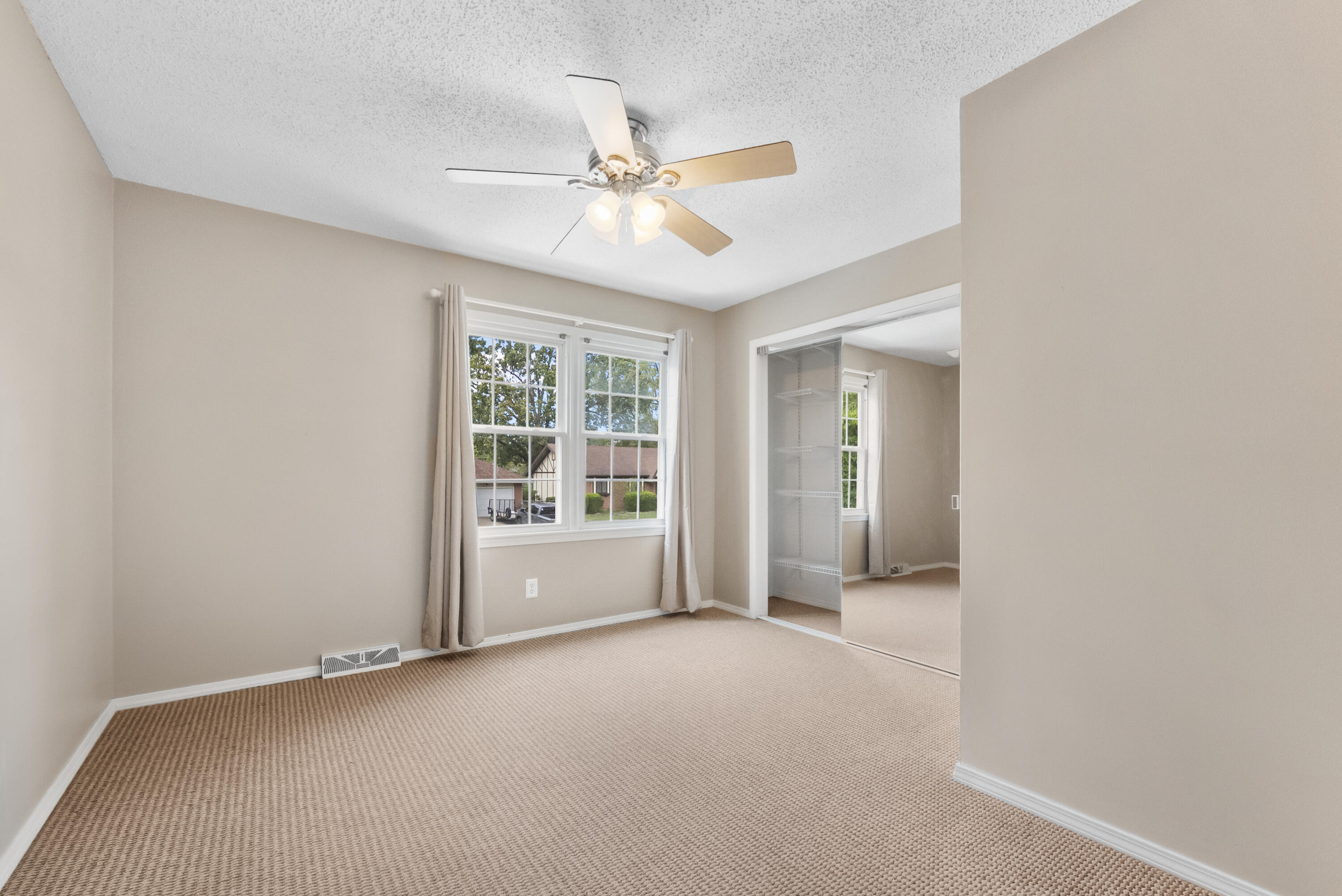 2126 South Wellington Avenue Property Photo 20