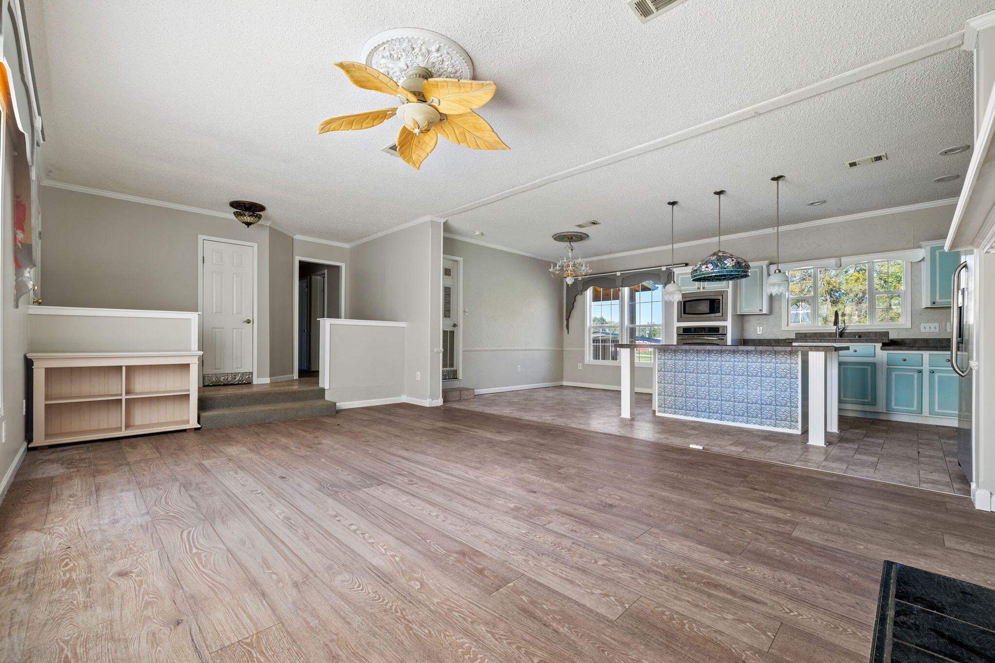 604- West Cave Street Property Photo 7