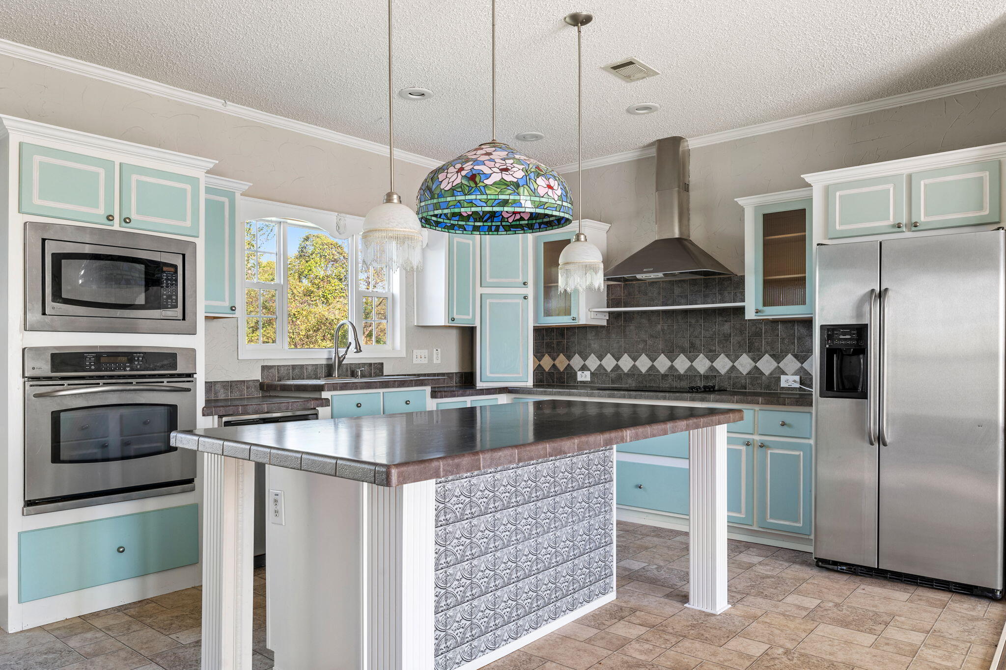 604- West Cave Street Property Photo 12