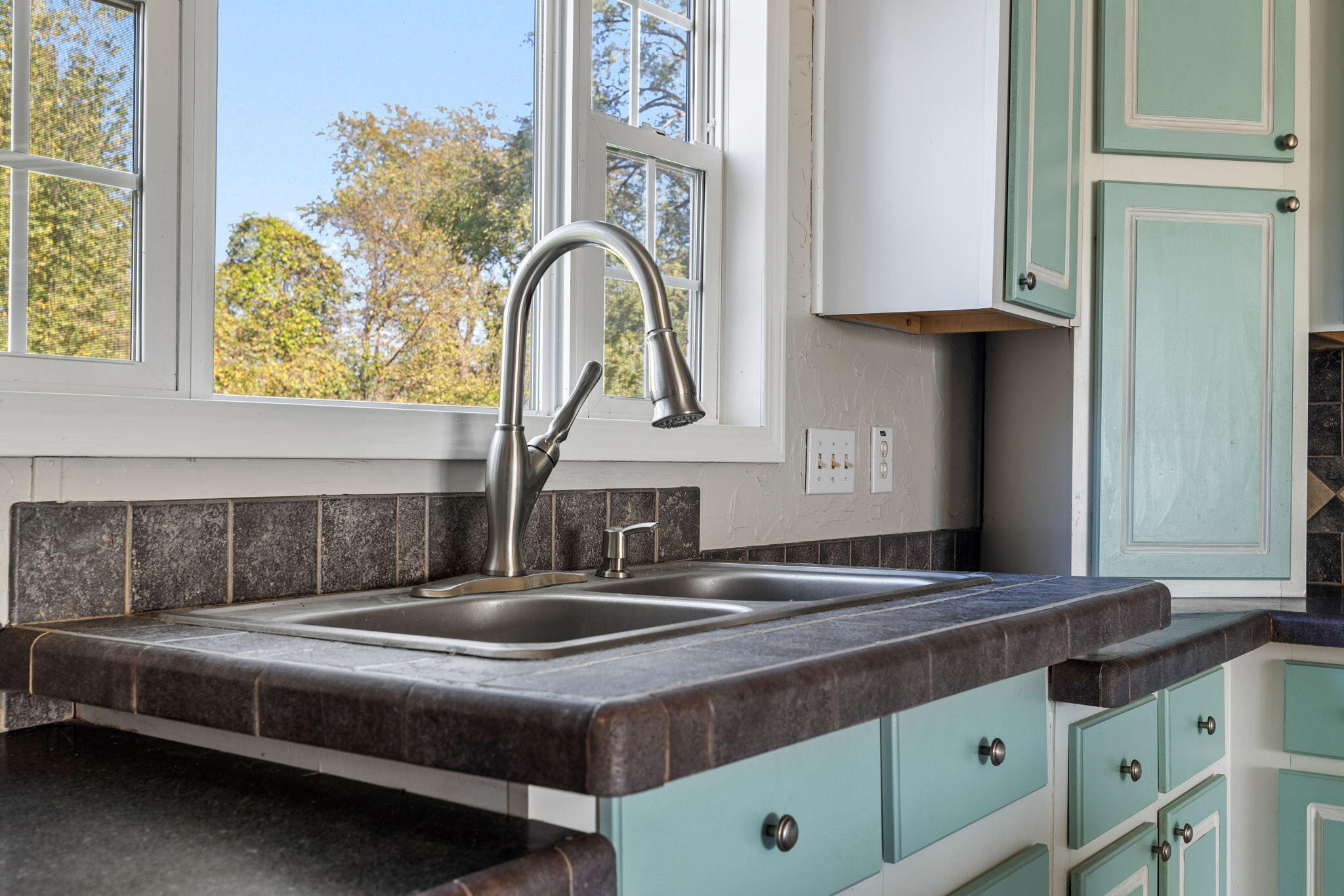 604- West Cave Street Property Photo 14