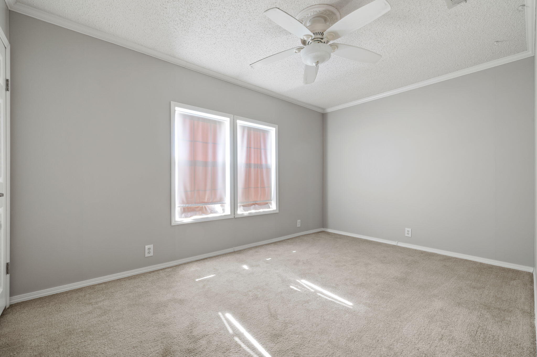 604- West Cave Street Property Photo 16