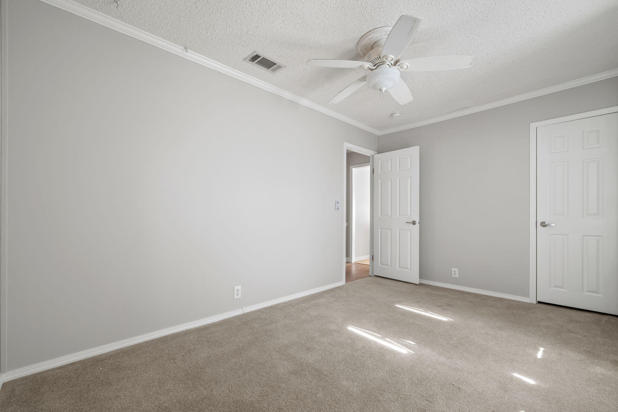 604- West Cave Street Property Photo 17