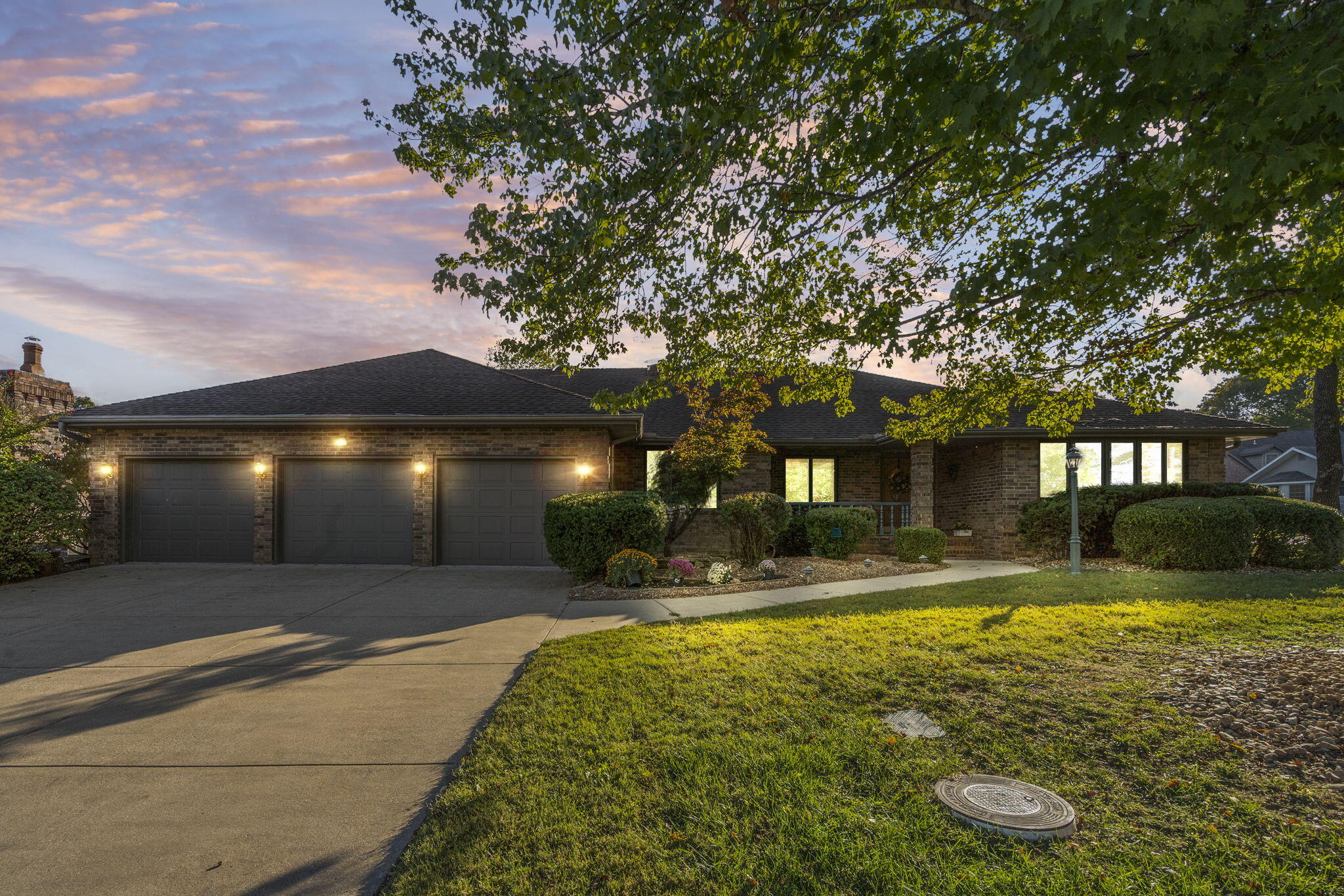 114 Spurlock Drive Property Photo 1