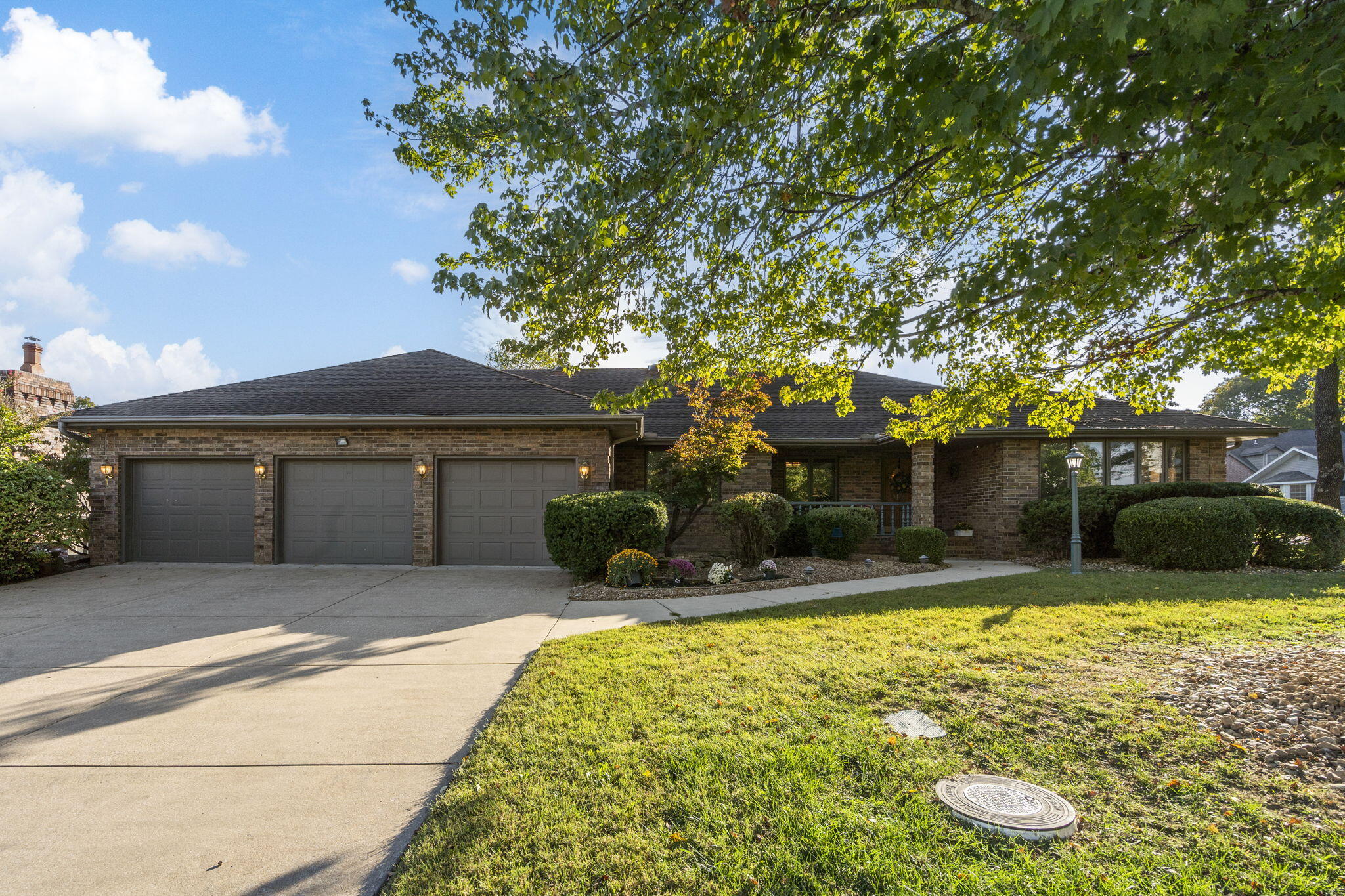 114 Spurlock Drive Property Photo 2