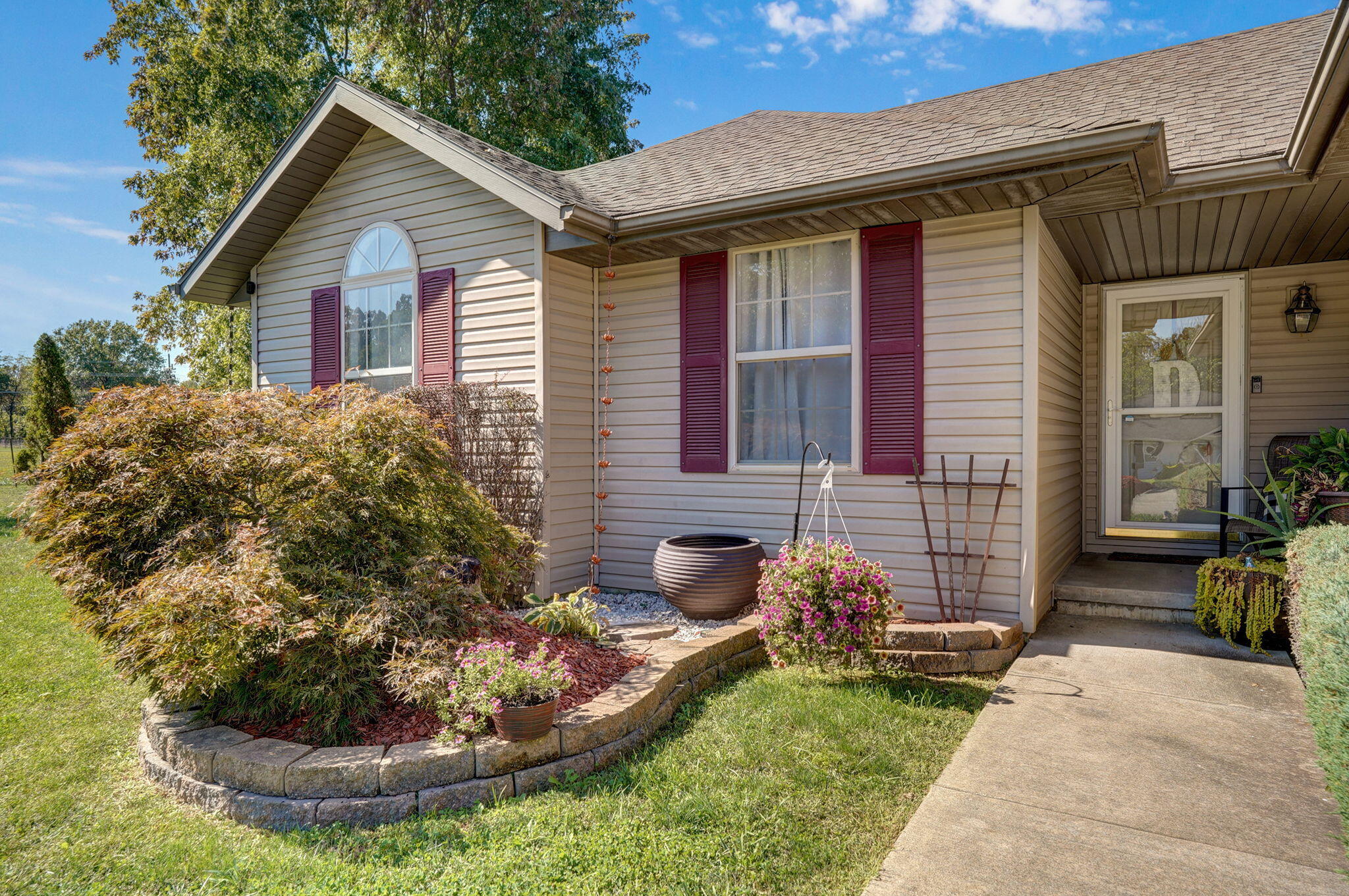 1813 Edgewood Drive Property Photo 4