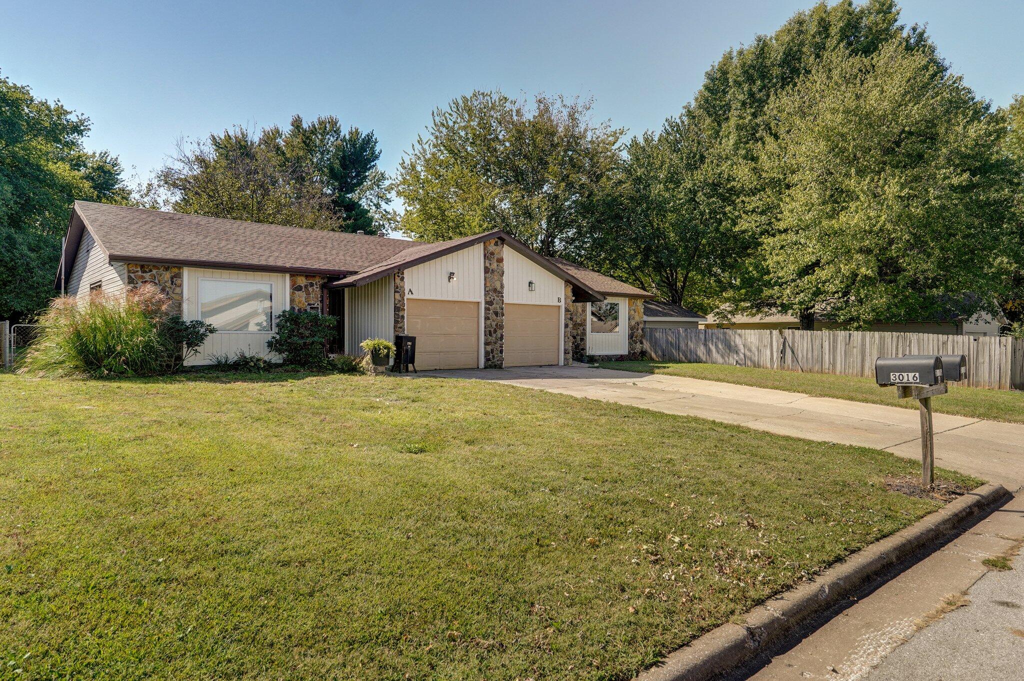 3016 West Roxbury Street Property Photo 2