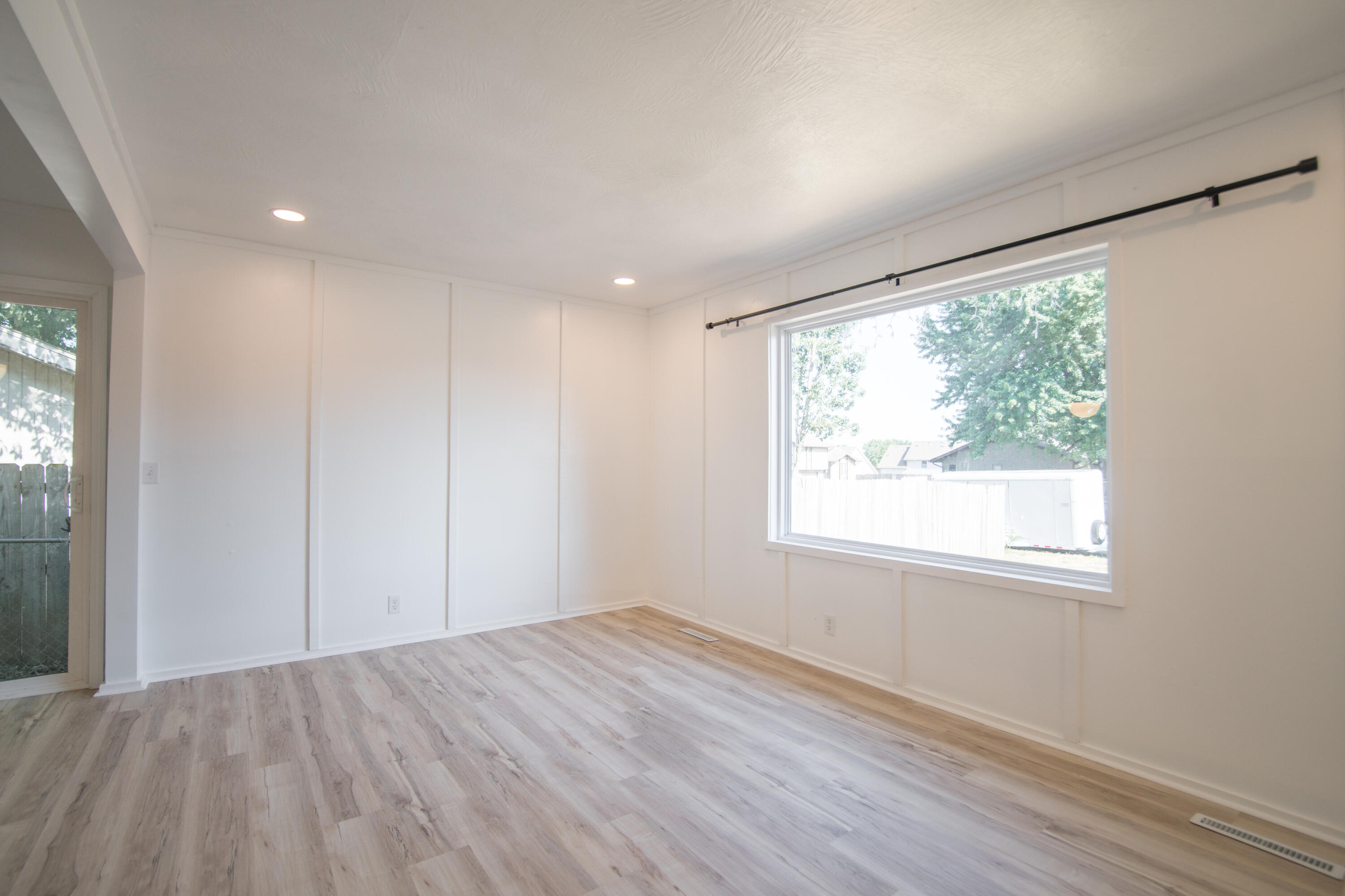 3016 West Roxbury Street Property Photo 6