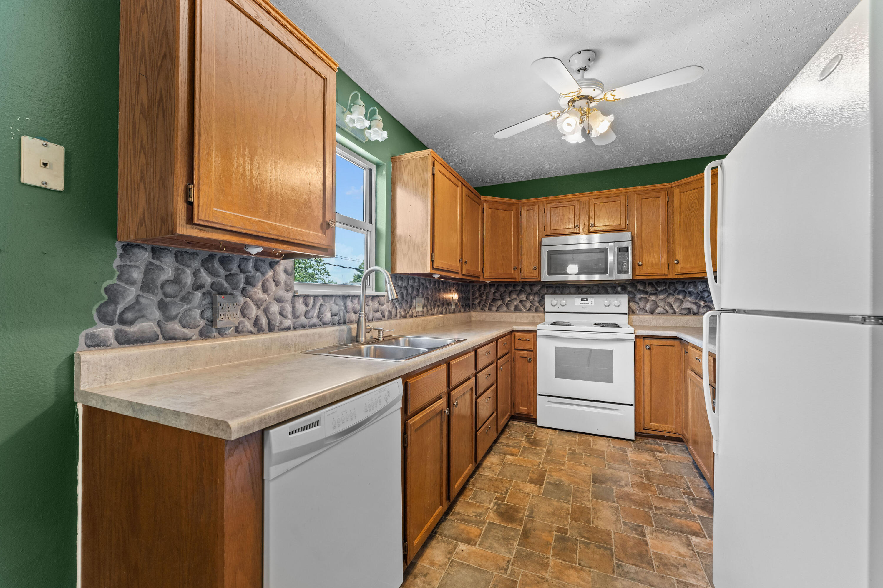 2819 Katella Lane Property Photo 4