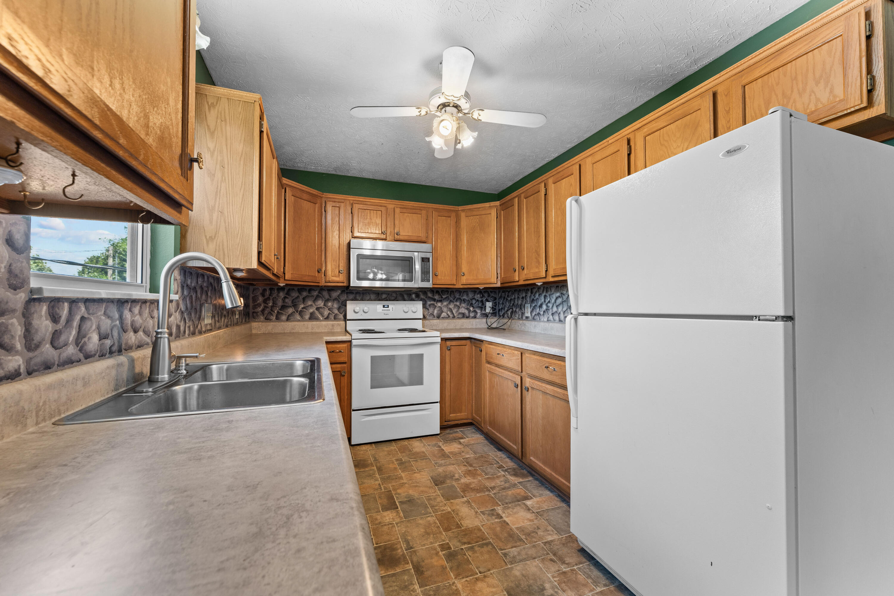 2819 Katella Lane Property Photo 7