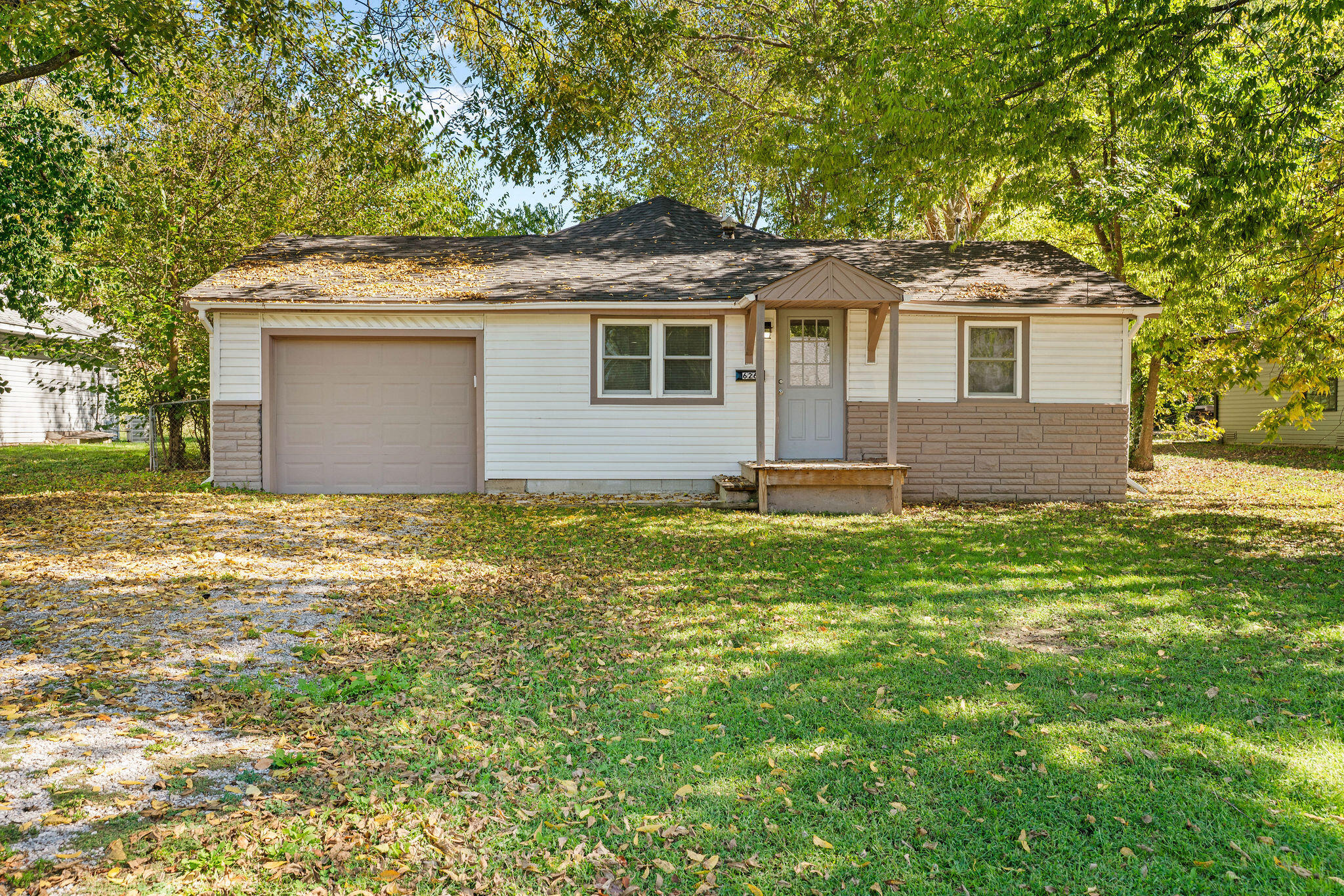 626 North Phelps Avenue Property Photo 2