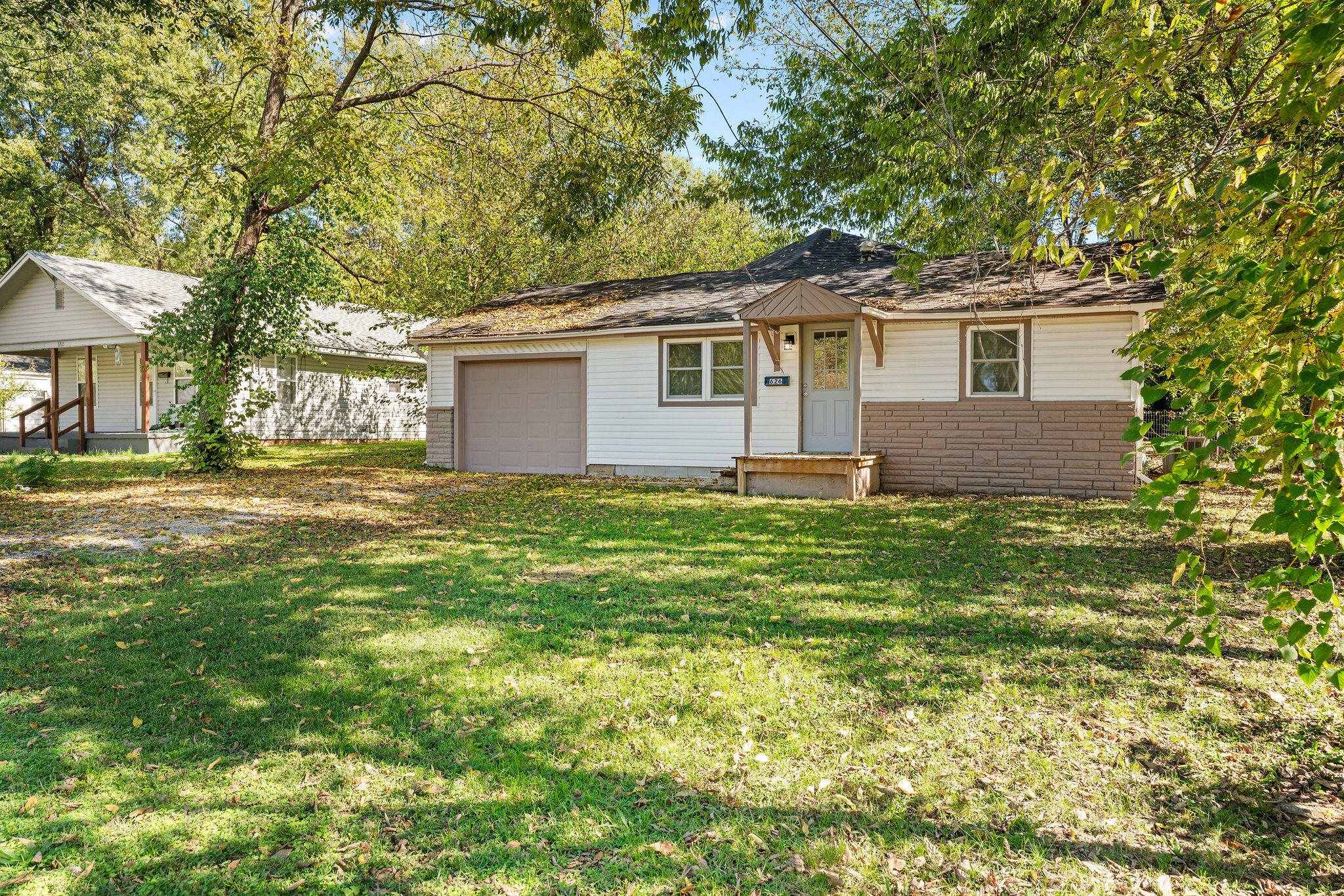 626 North Phelps Avenue Property Photo 4