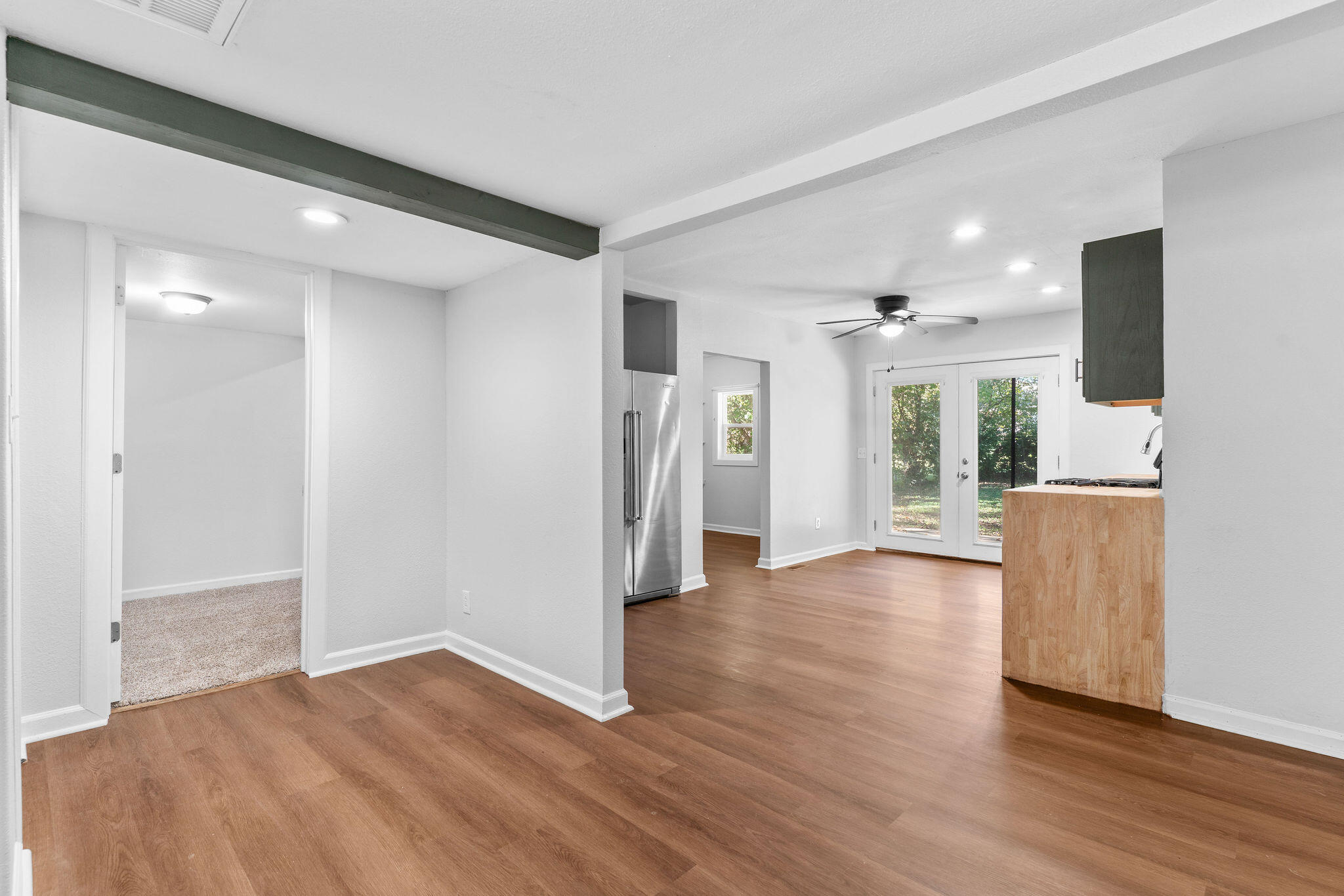 626 North Phelps Avenue Property Photo 10