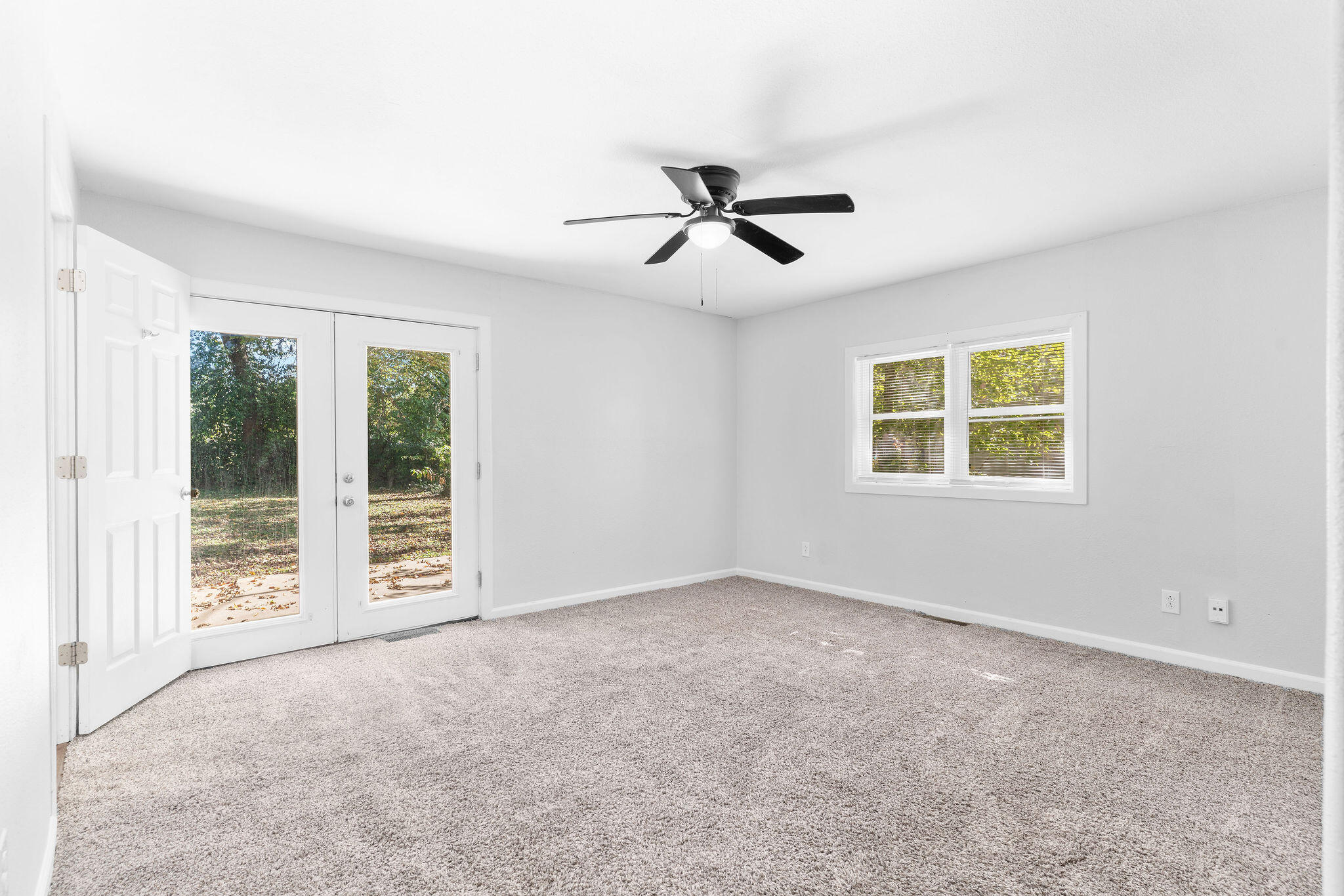 626 North Phelps Avenue Property Photo 18