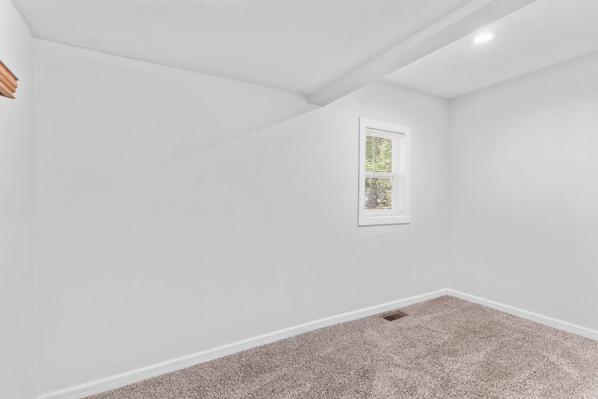 626 North Phelps Avenue Property Photo 22