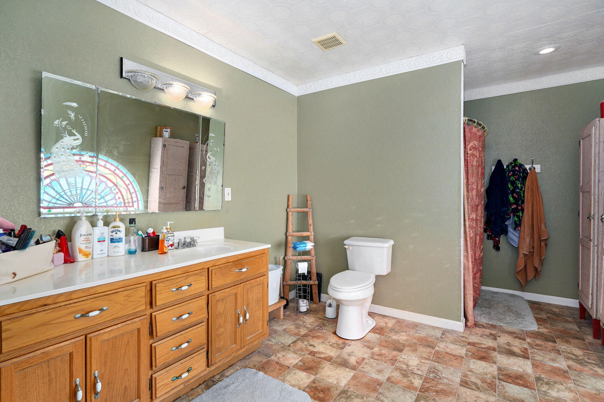 120 West Main Street Property Photo 21