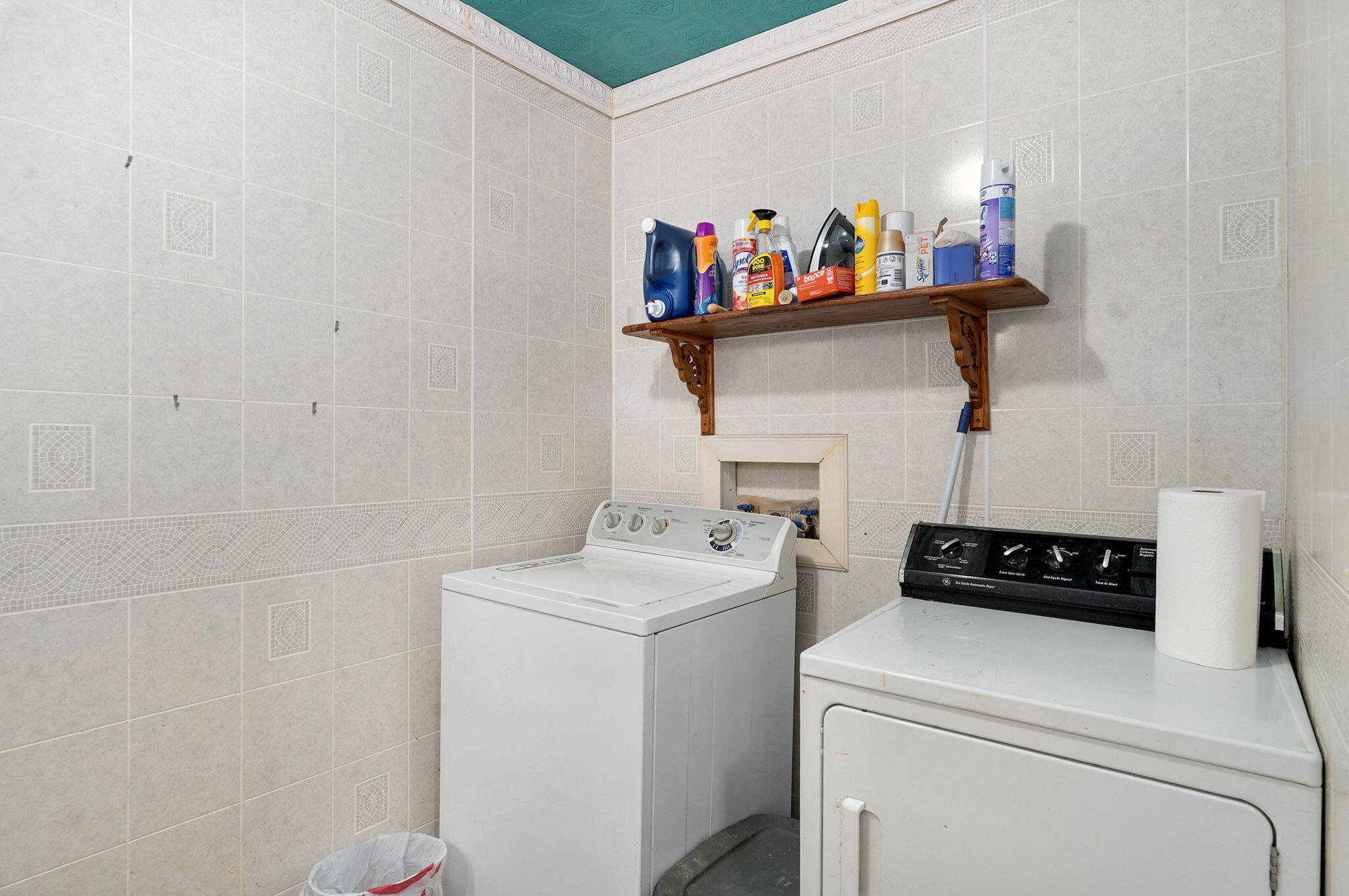 120 West Main Street Property Photo 24