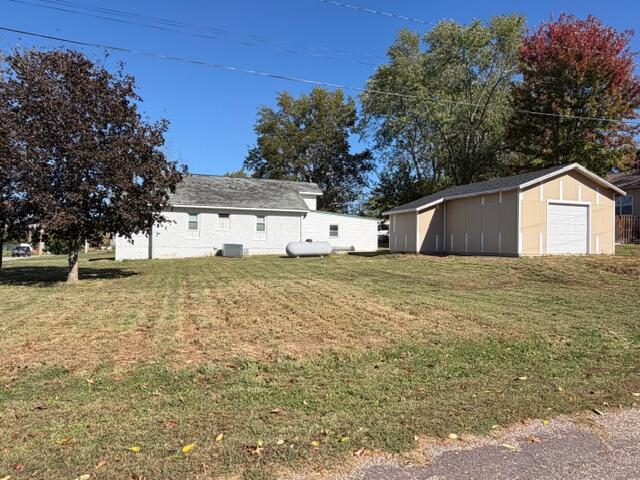 407 South Elm Street Property Photo 18