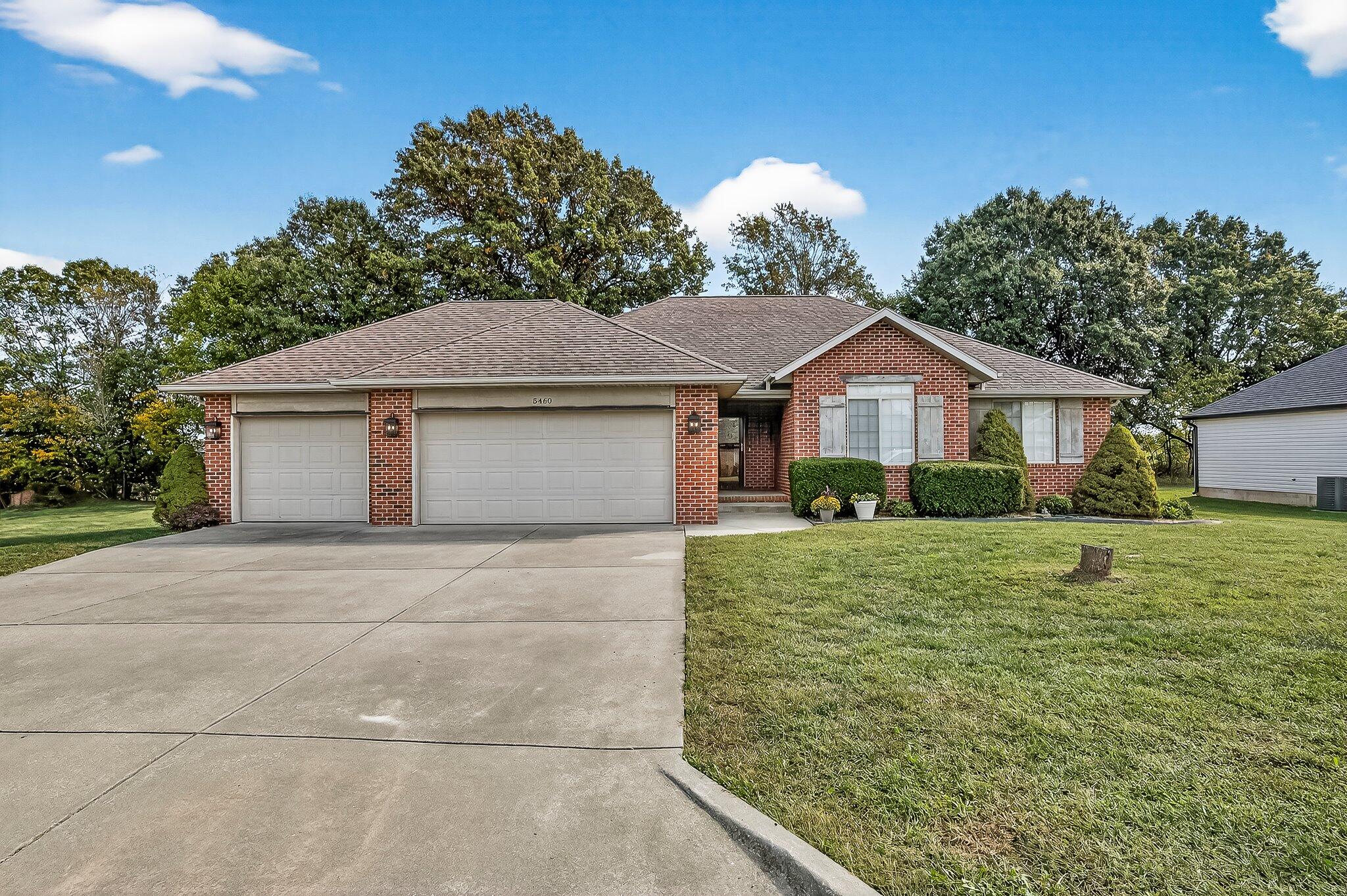 5460 Anita Avenue Property Photo 3