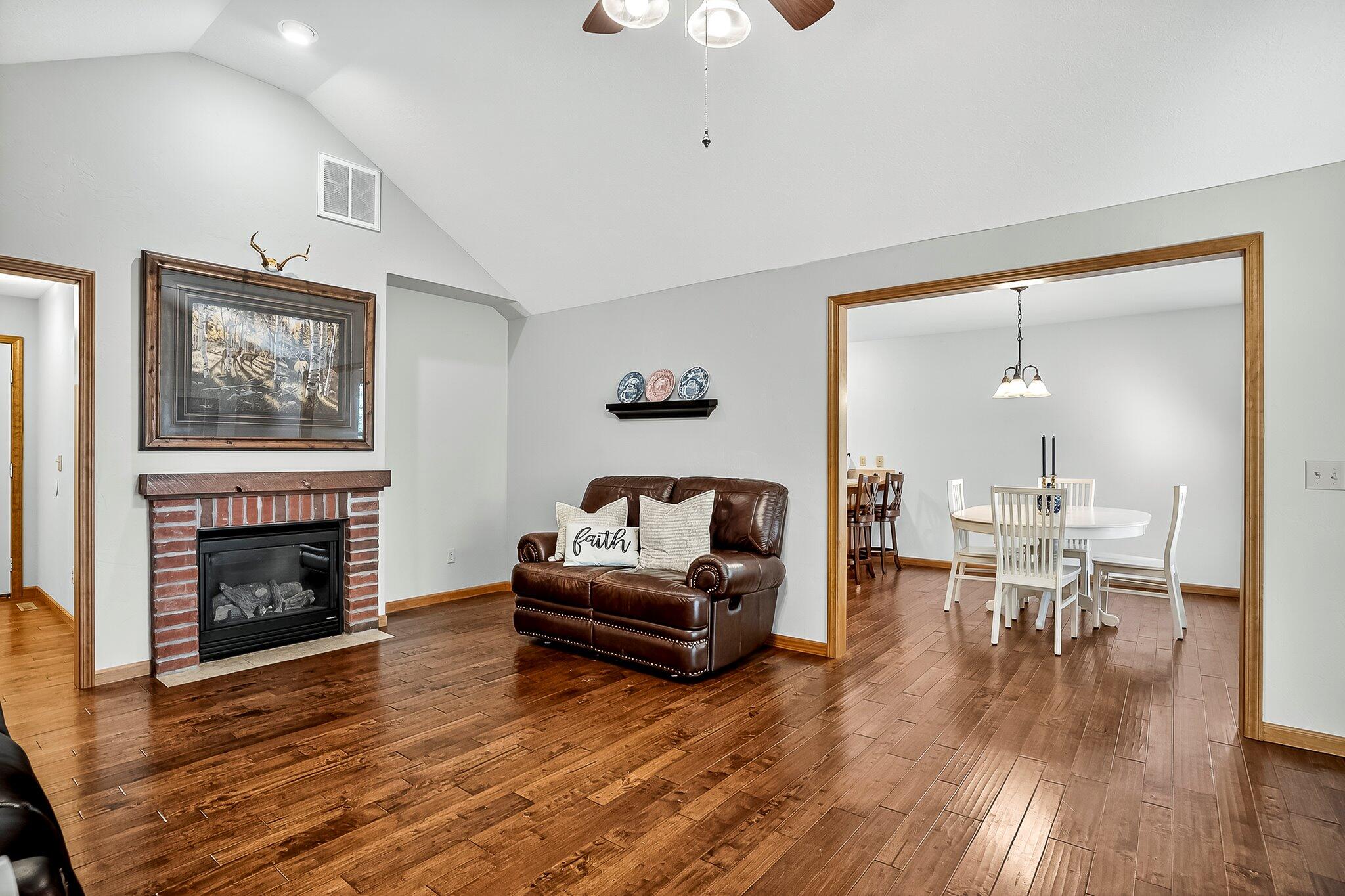 5460 Anita Avenue Property Photo 7