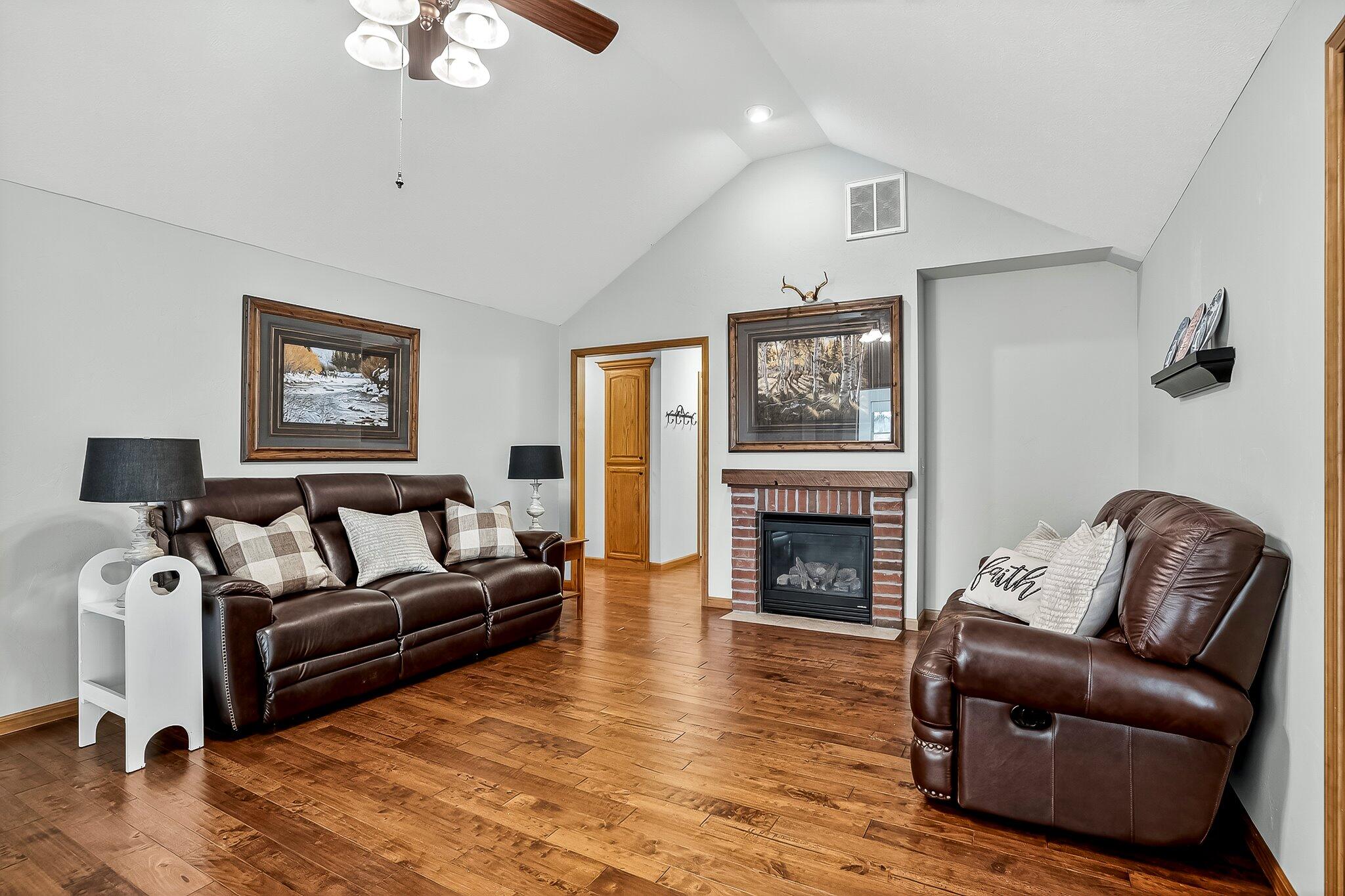 5460 Anita Avenue Property Photo 9