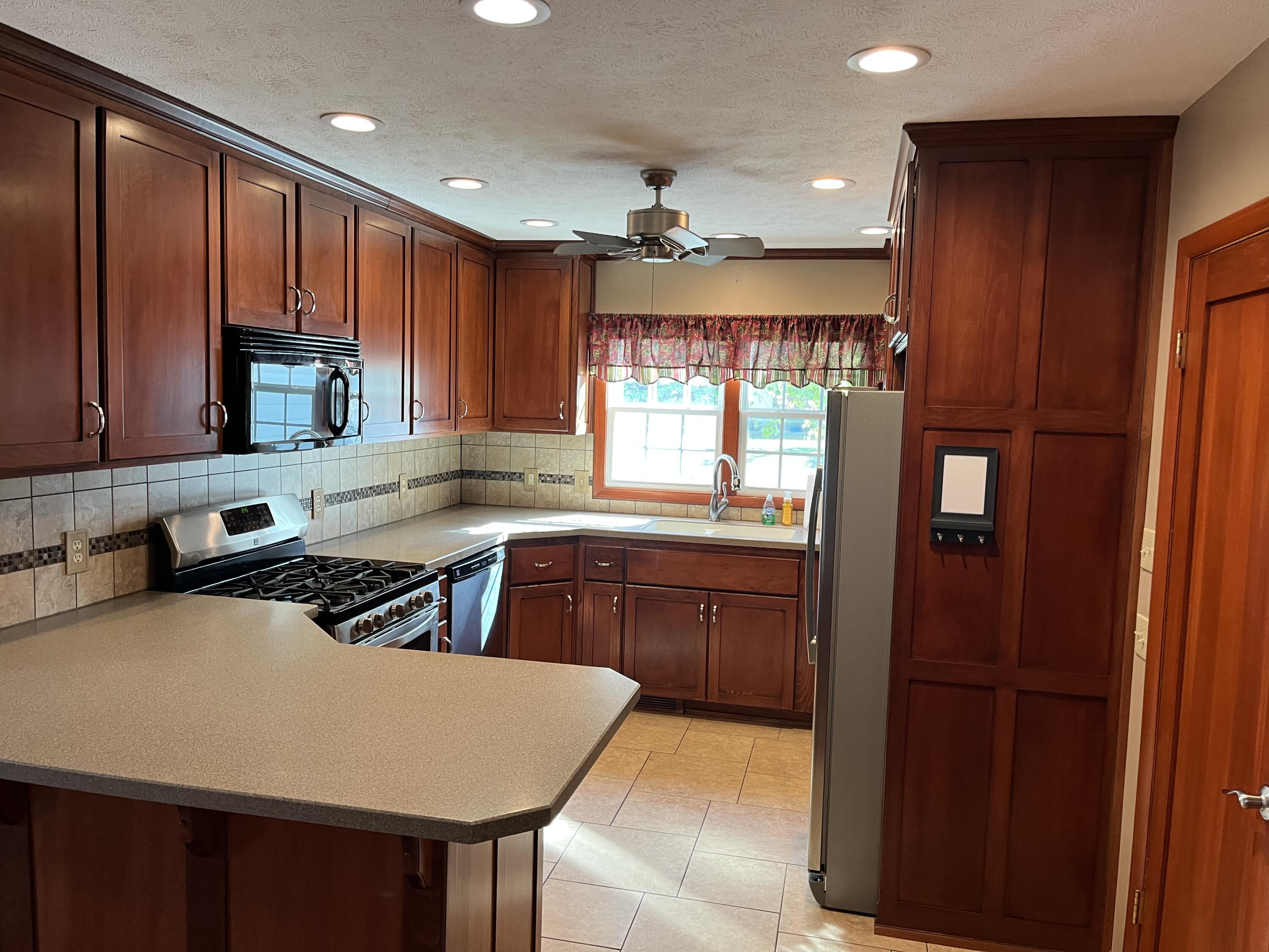 1220 Tyler Street Property Photo 10