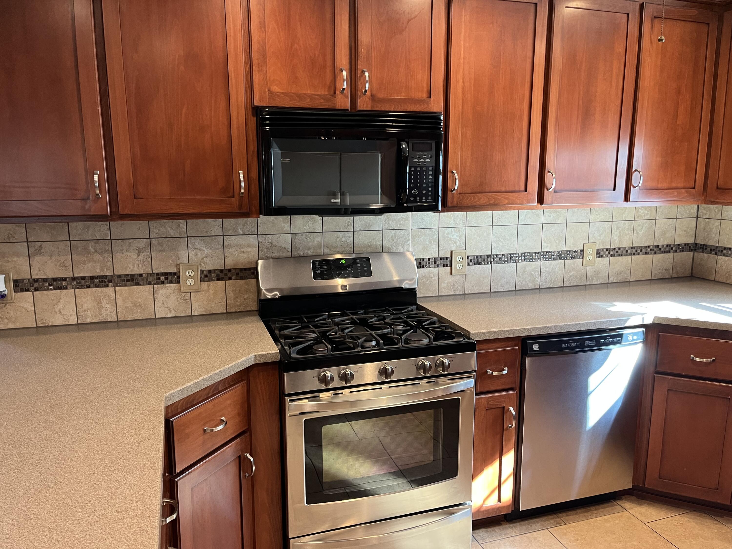 1220 Tyler Street Property Photo 11