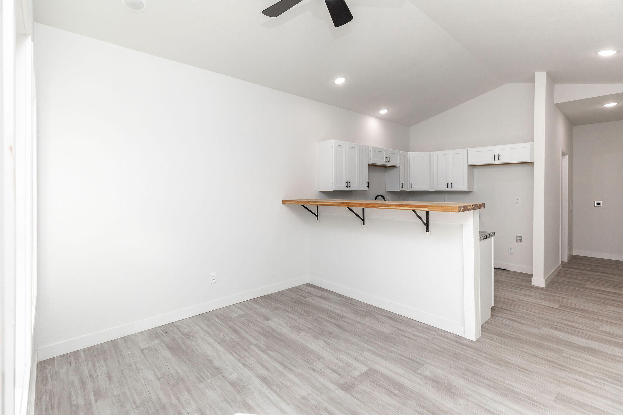 215 Sagers Lane Property Photo 5