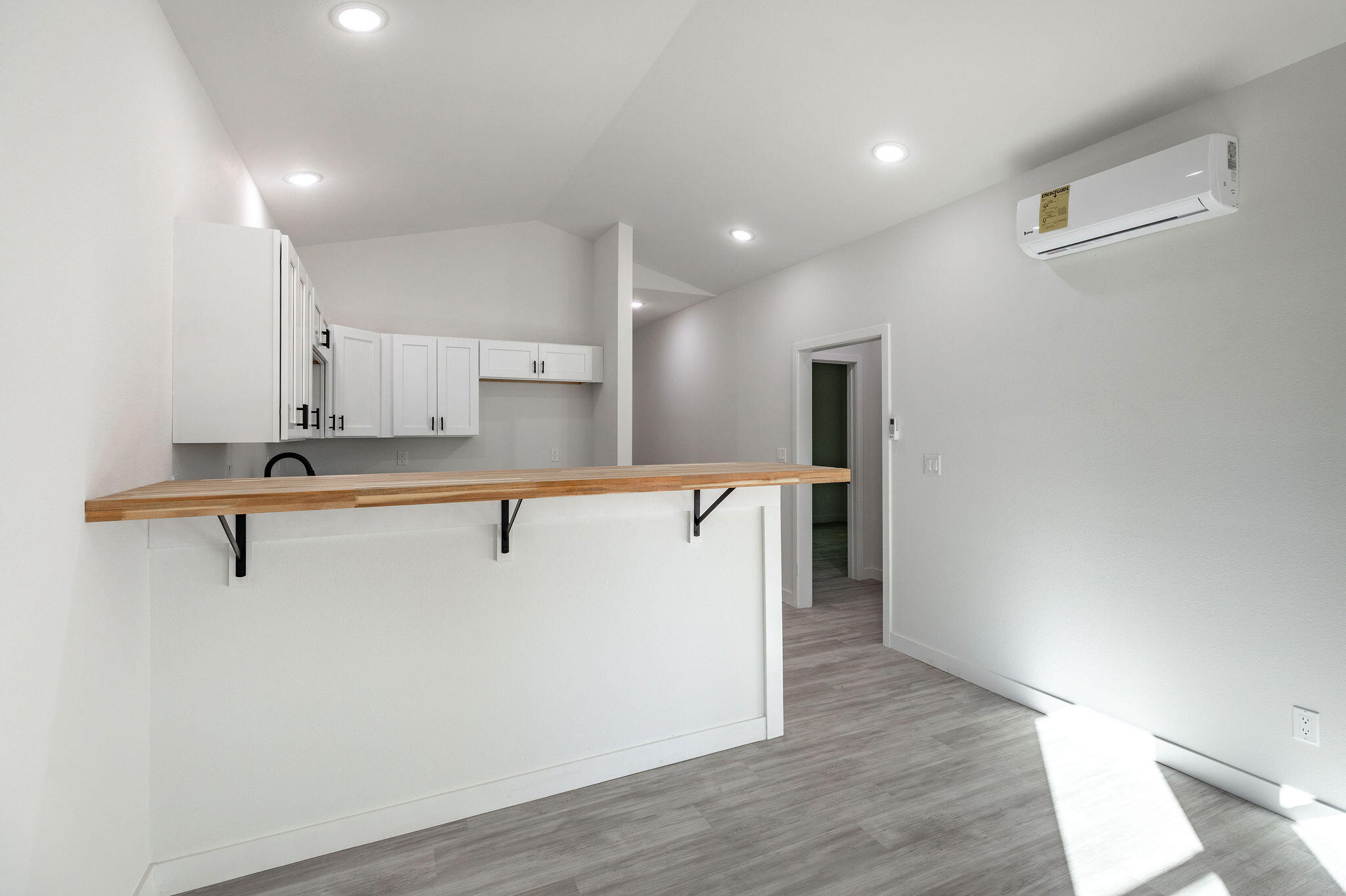 215 Sagers Lane Property Photo 6