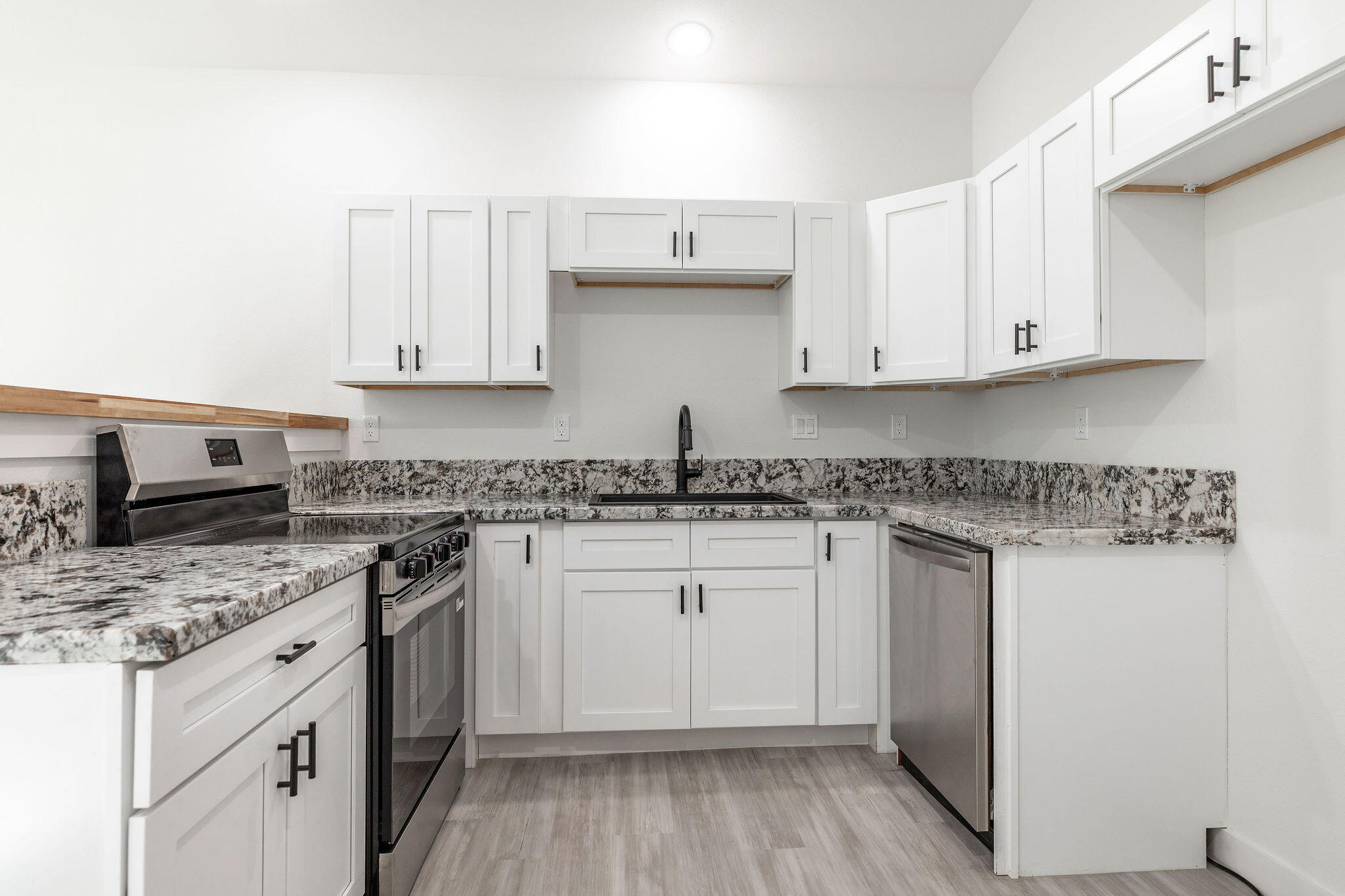 215 Sagers Lane Property Photo 9