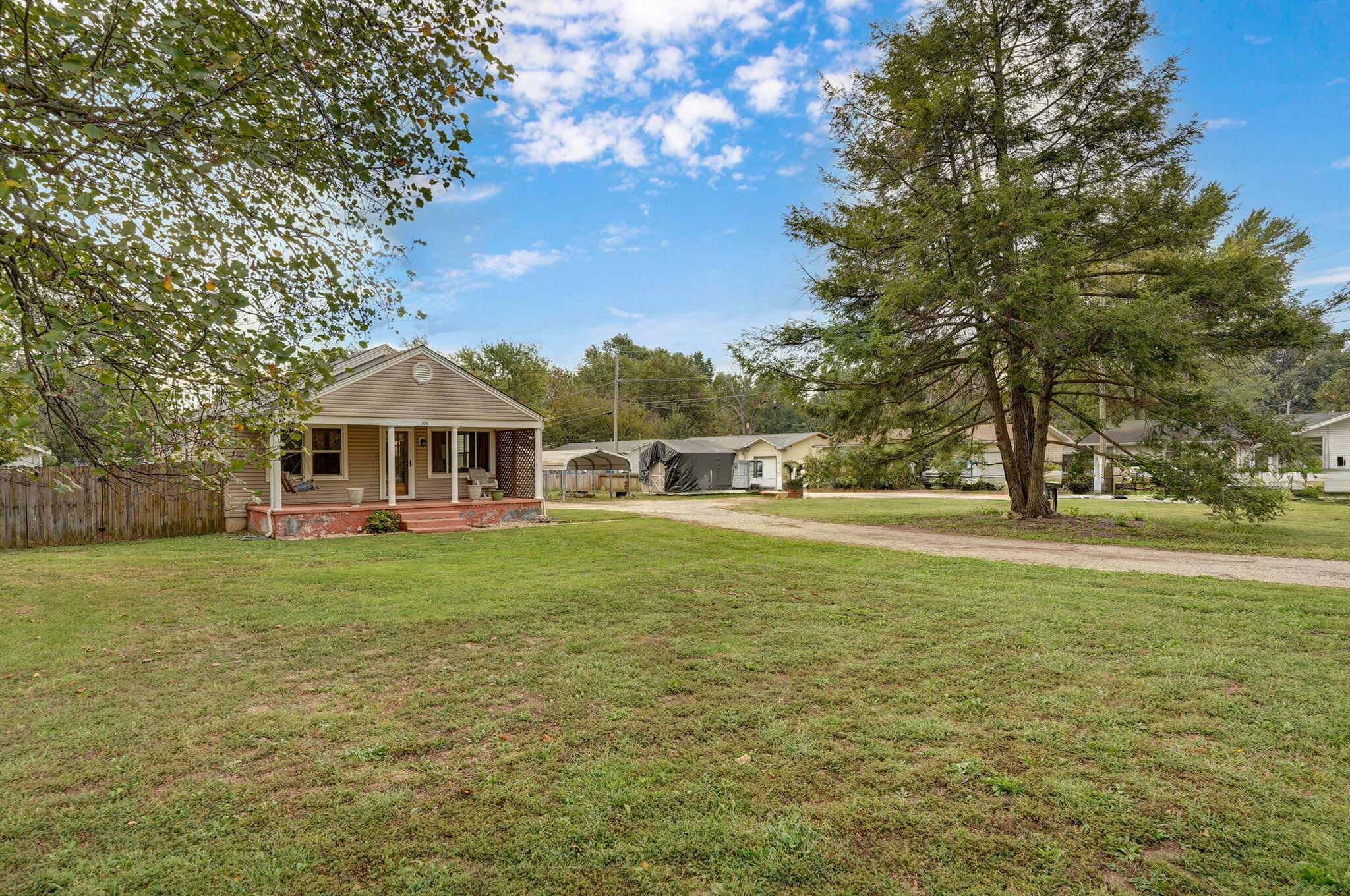 1944 South Farm Road 133 Property Photo 3