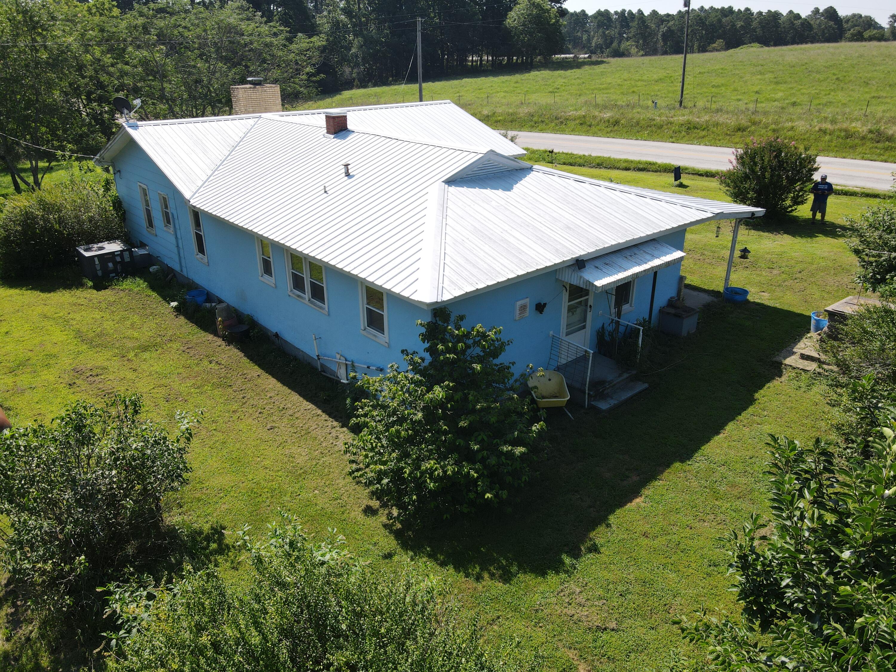 494 North T Highway Property Photo 37