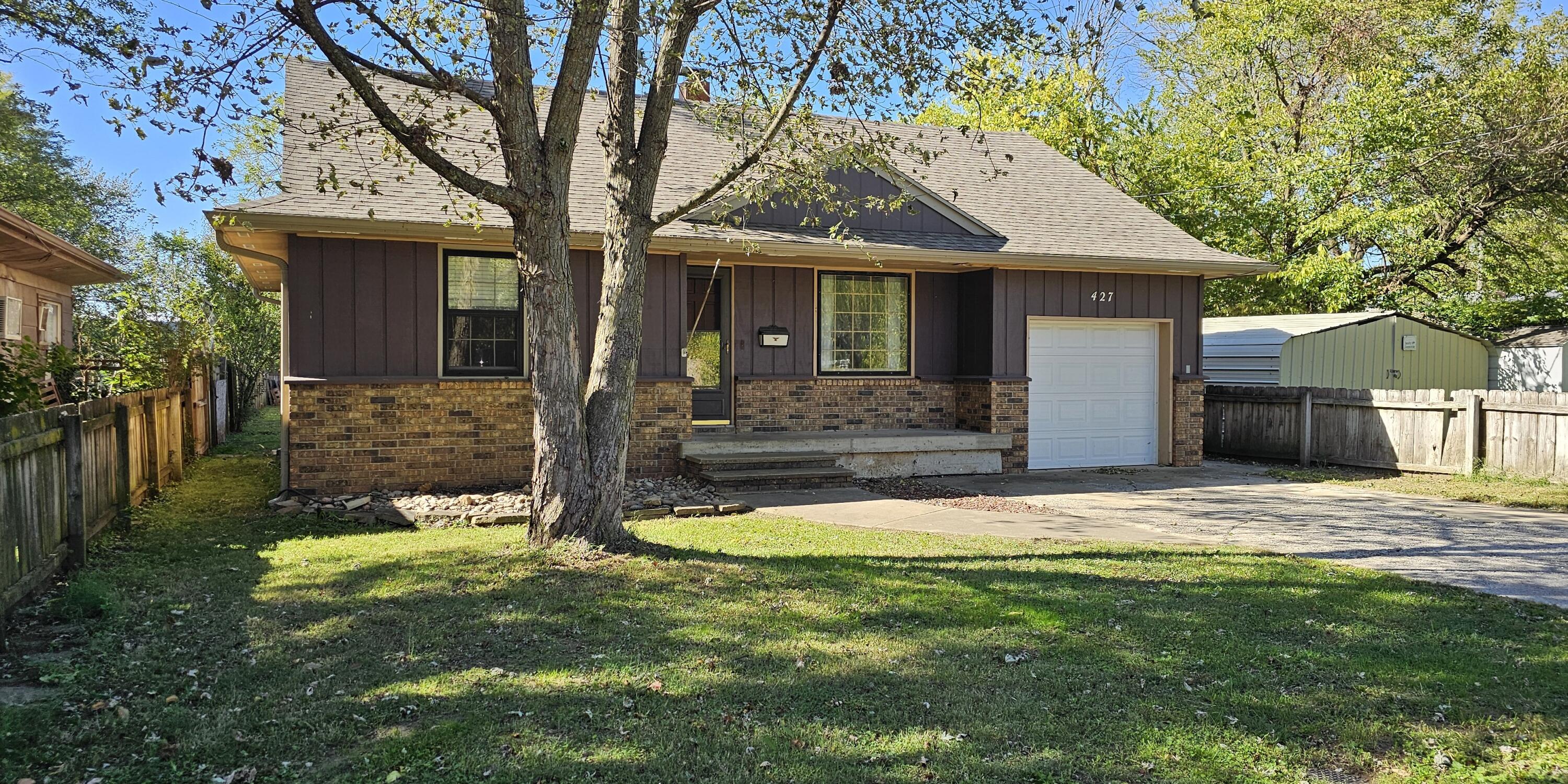 427 North Park Avenue Property Photo 1