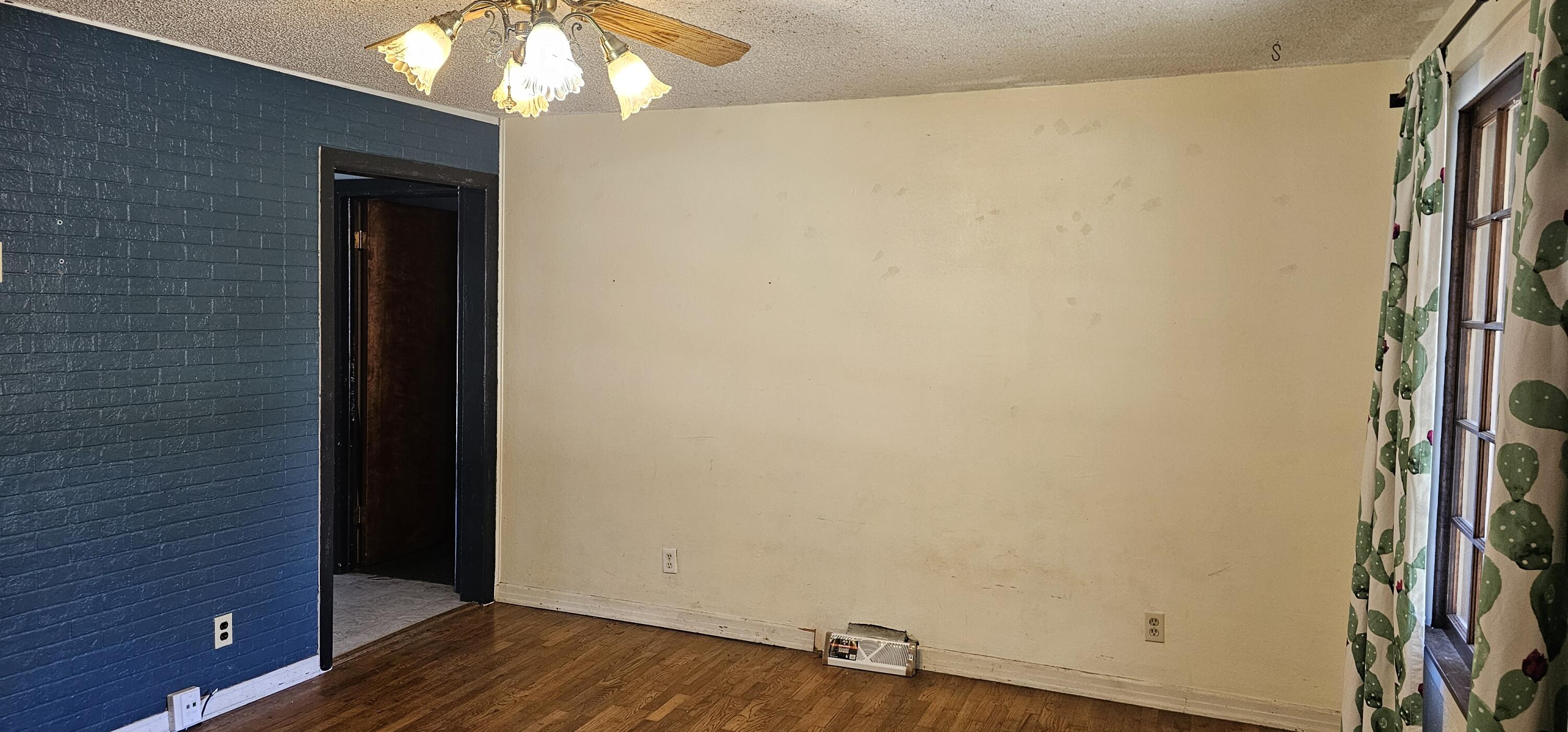 427 North Park Avenue Property Photo 2