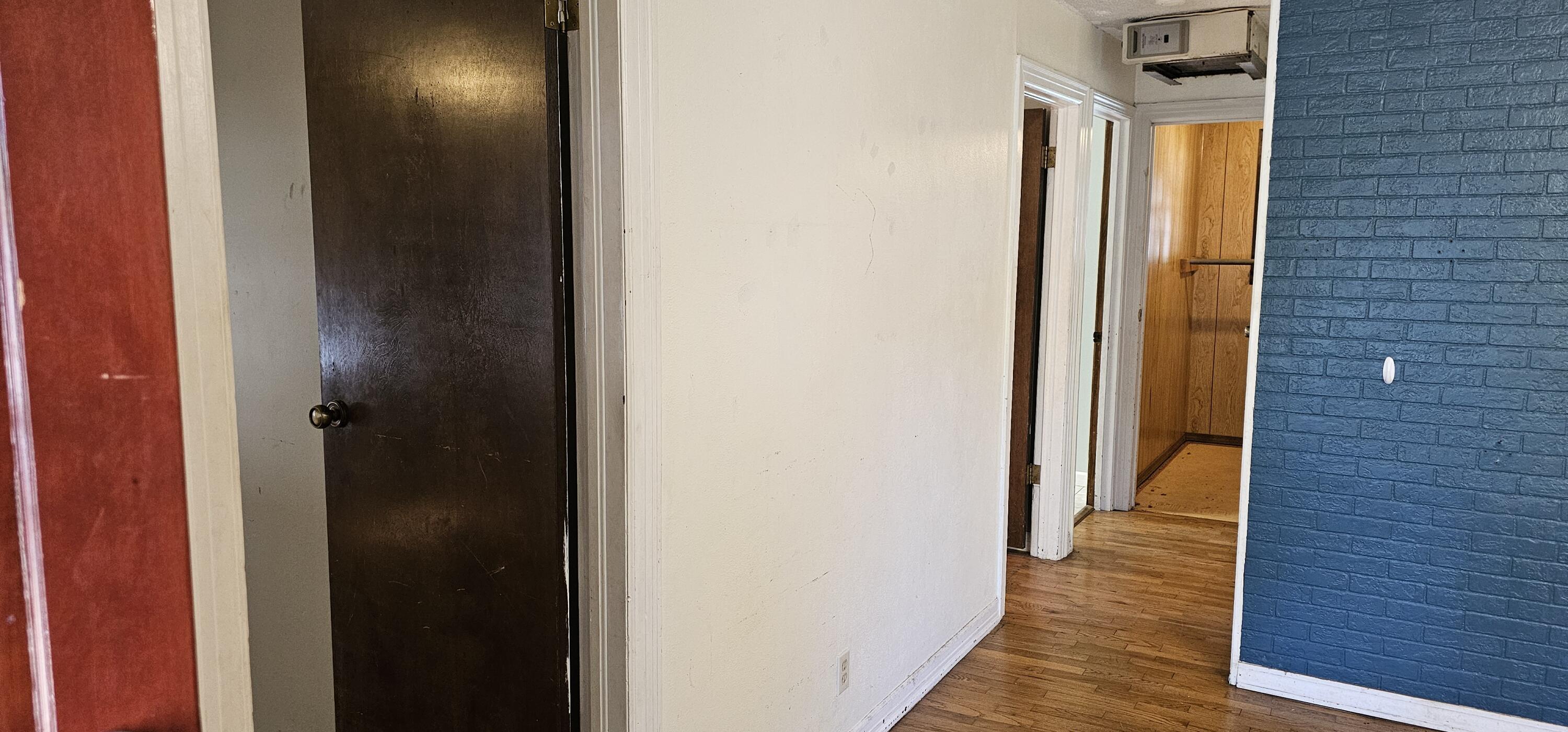 427 North Park Avenue Property Photo 3