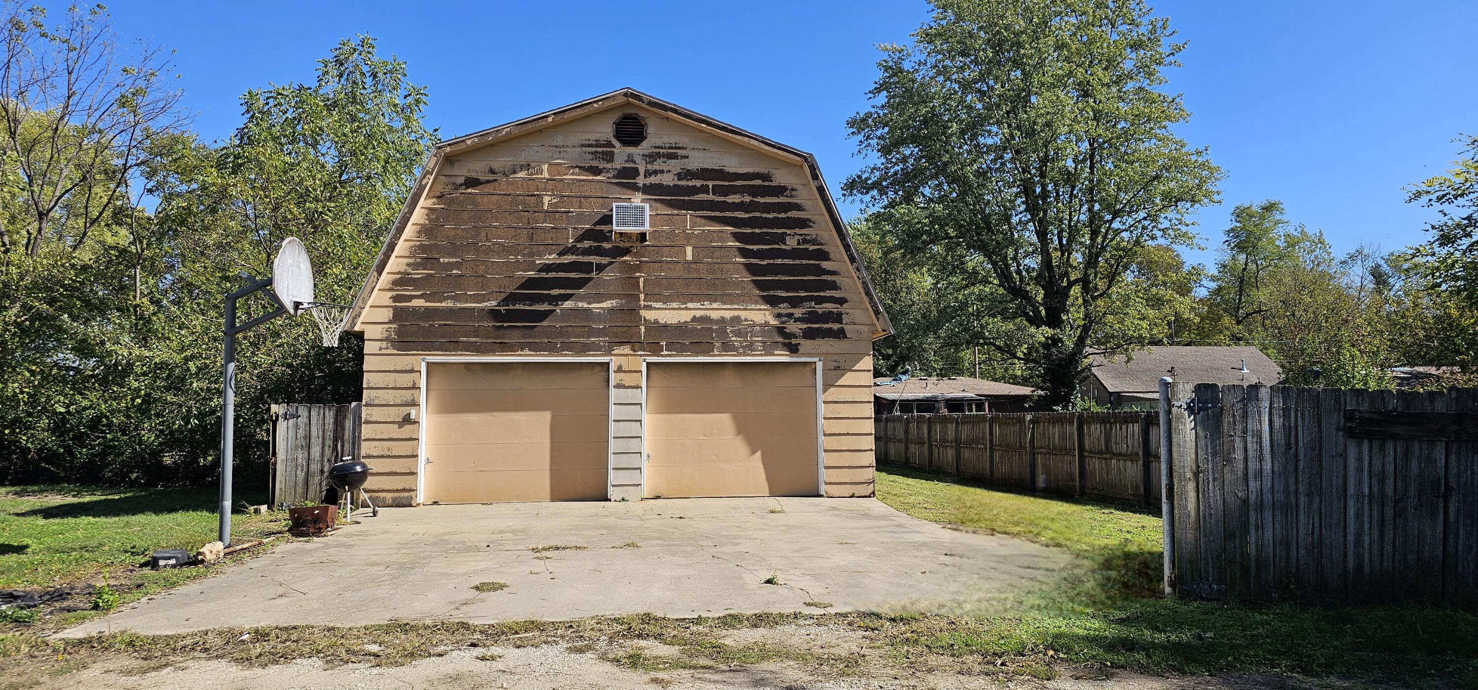 427 North Park Avenue Property Photo 33