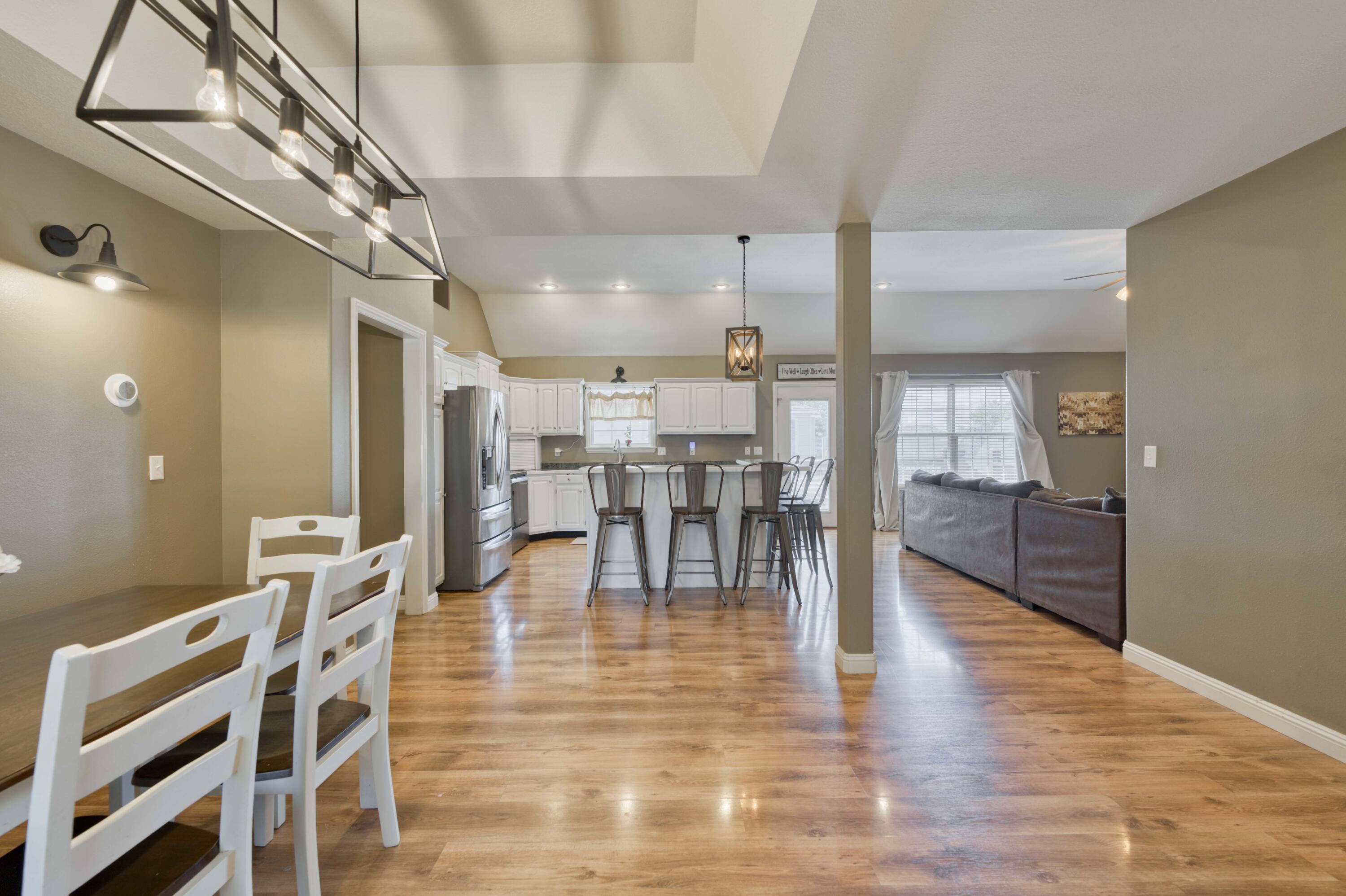 718 River Rock Court Property Photo 6