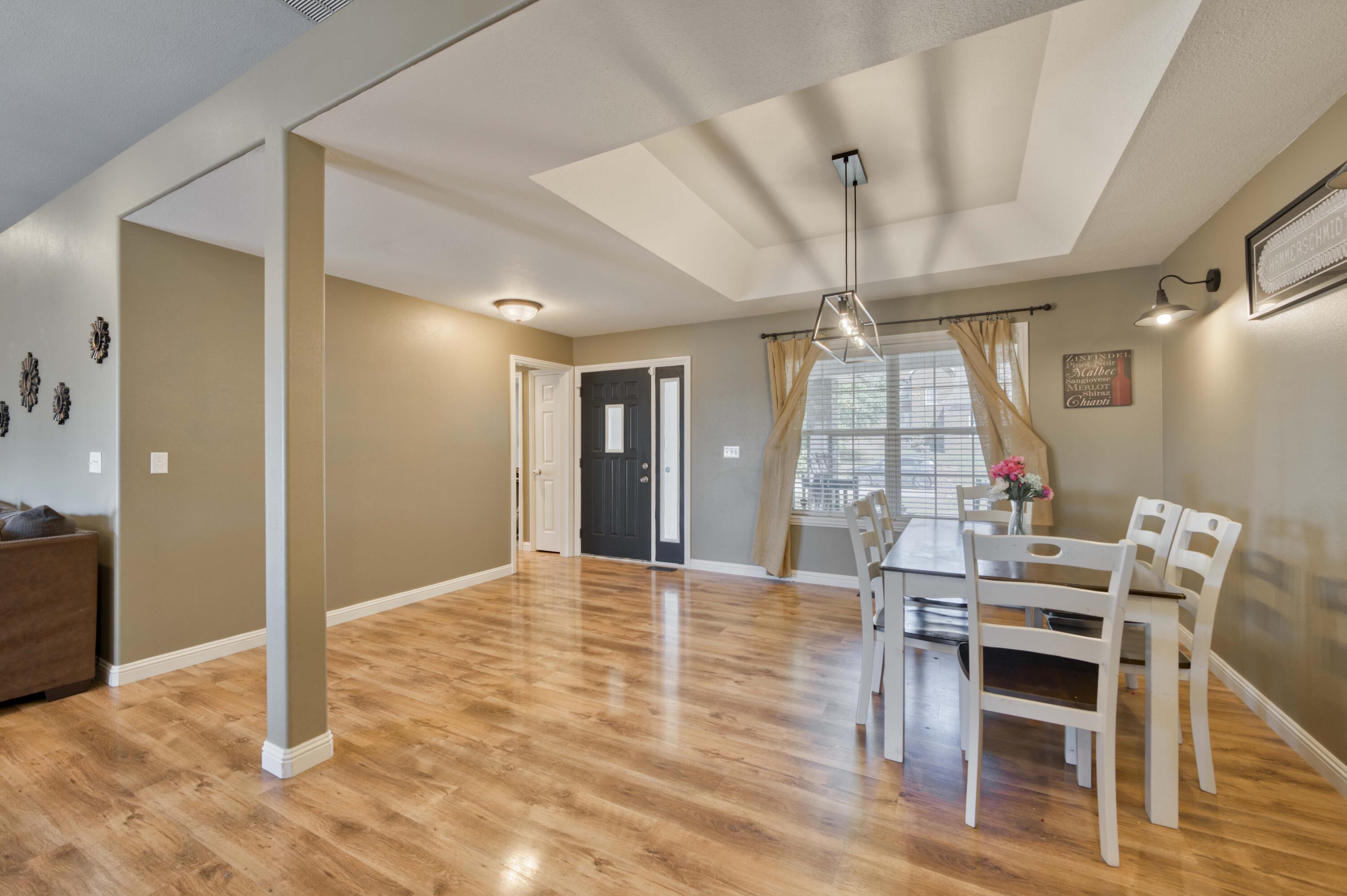 718 River Rock Court Property Photo 7