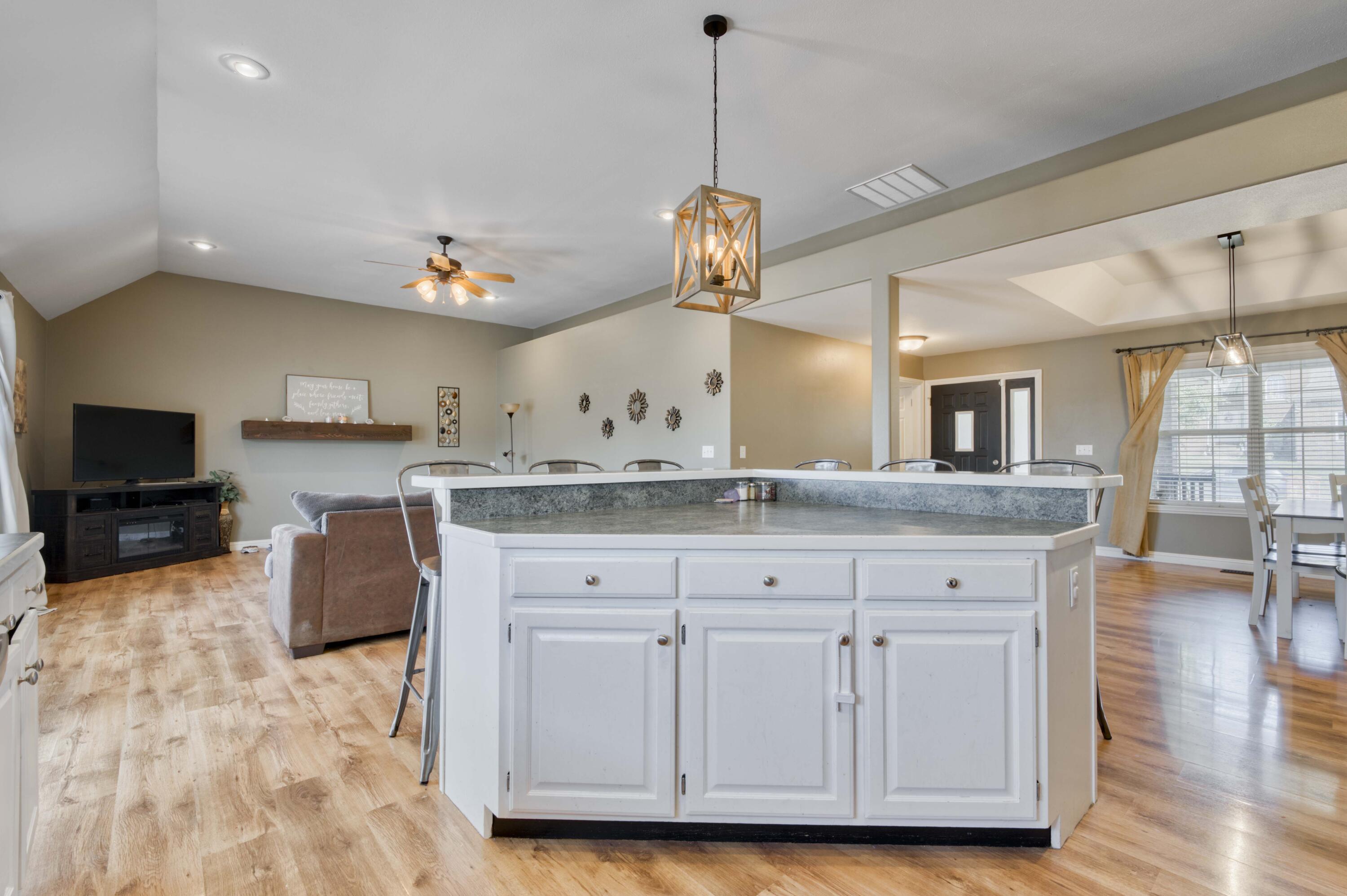 718 River Rock Court Property Photo 13