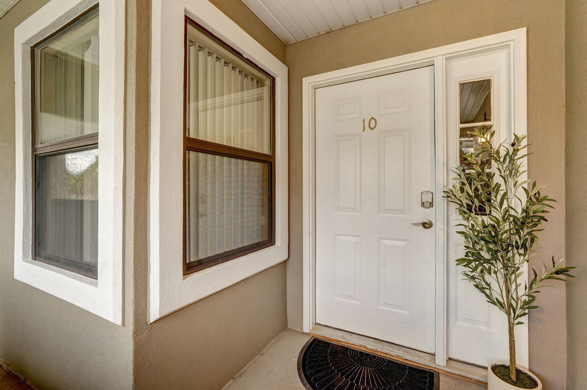 318 Wimbledon Drive Property Photo 1