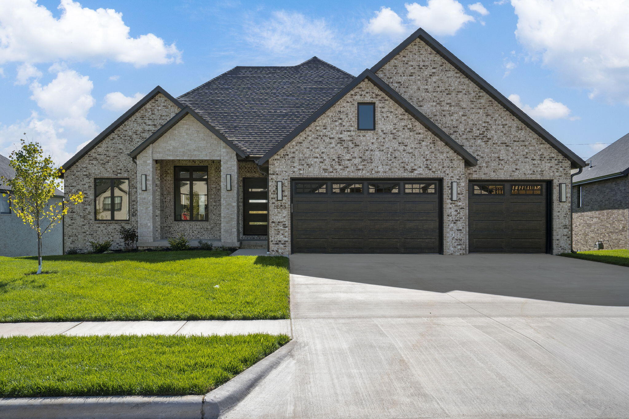 5558 East Cavalcade Lane Property Photo 1