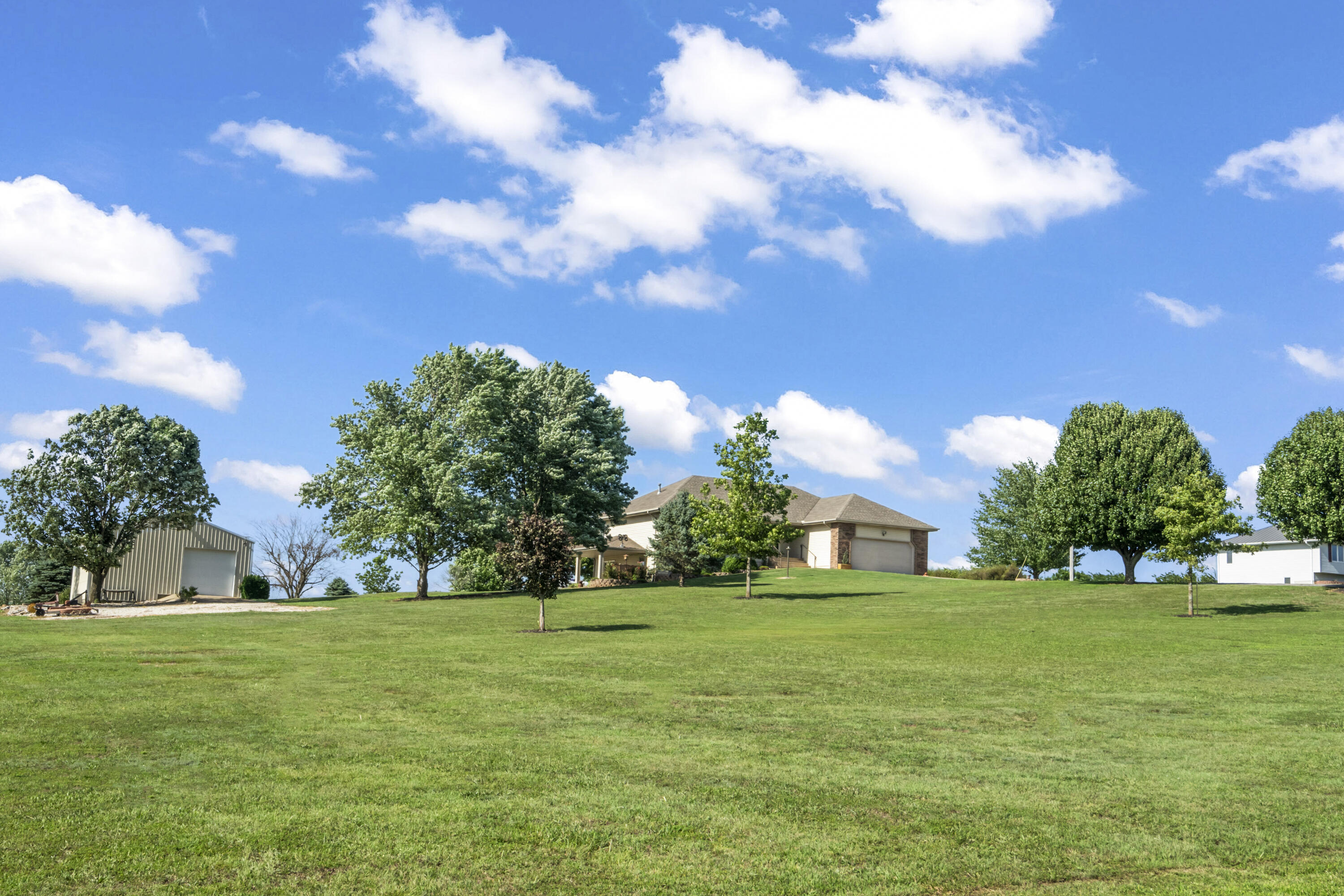 10071 West Farm Road 48 Property Photo 3