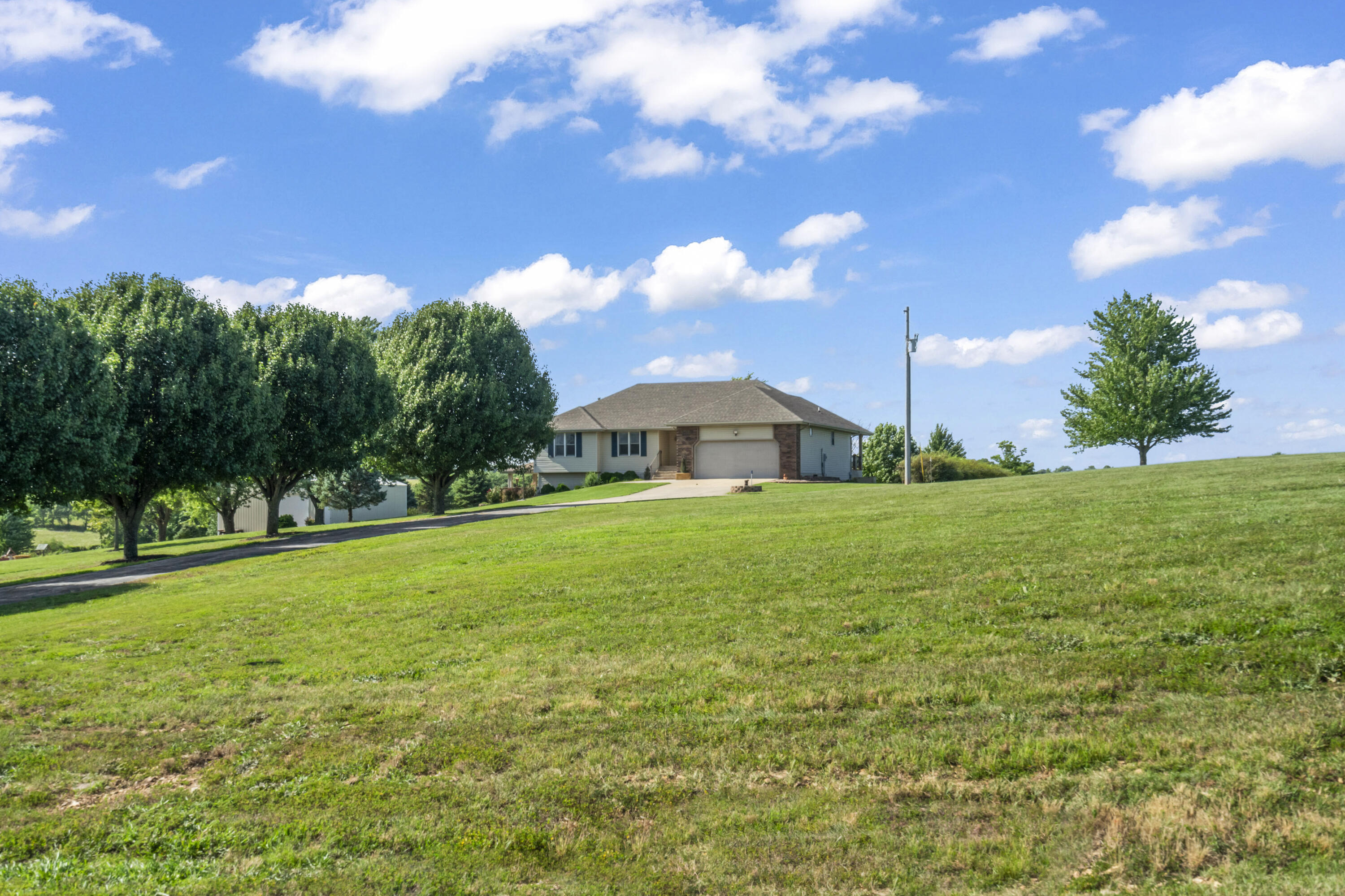 10071 West Farm Road 48 Property Photo 4