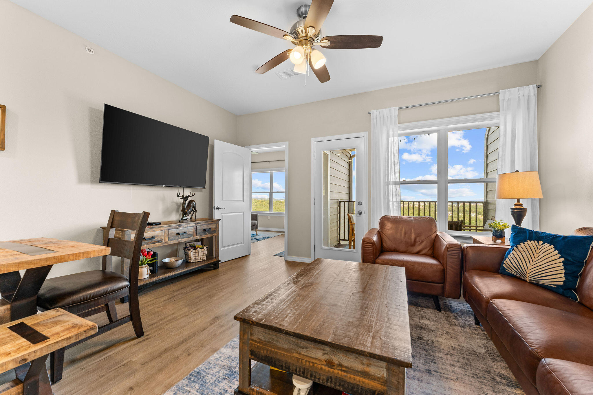 3103 South Vineyards Terrace Property Photo 1