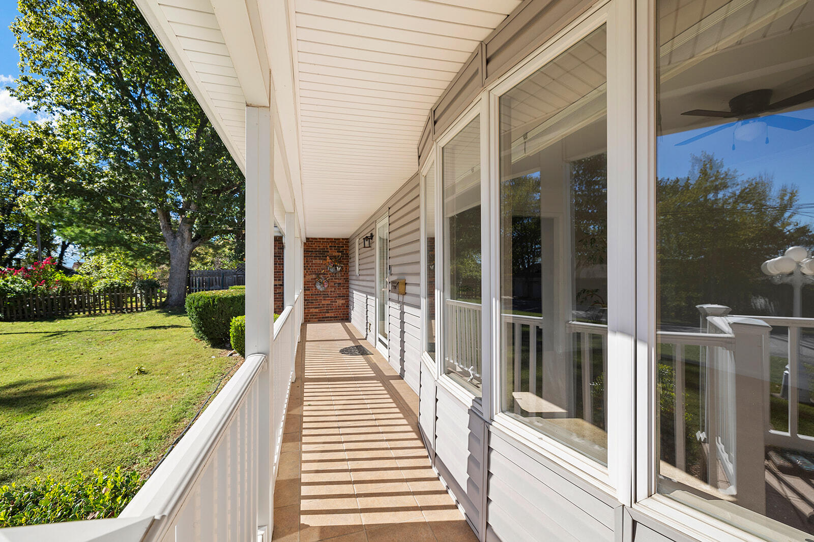 821 Cliff Drive Property Photo 2