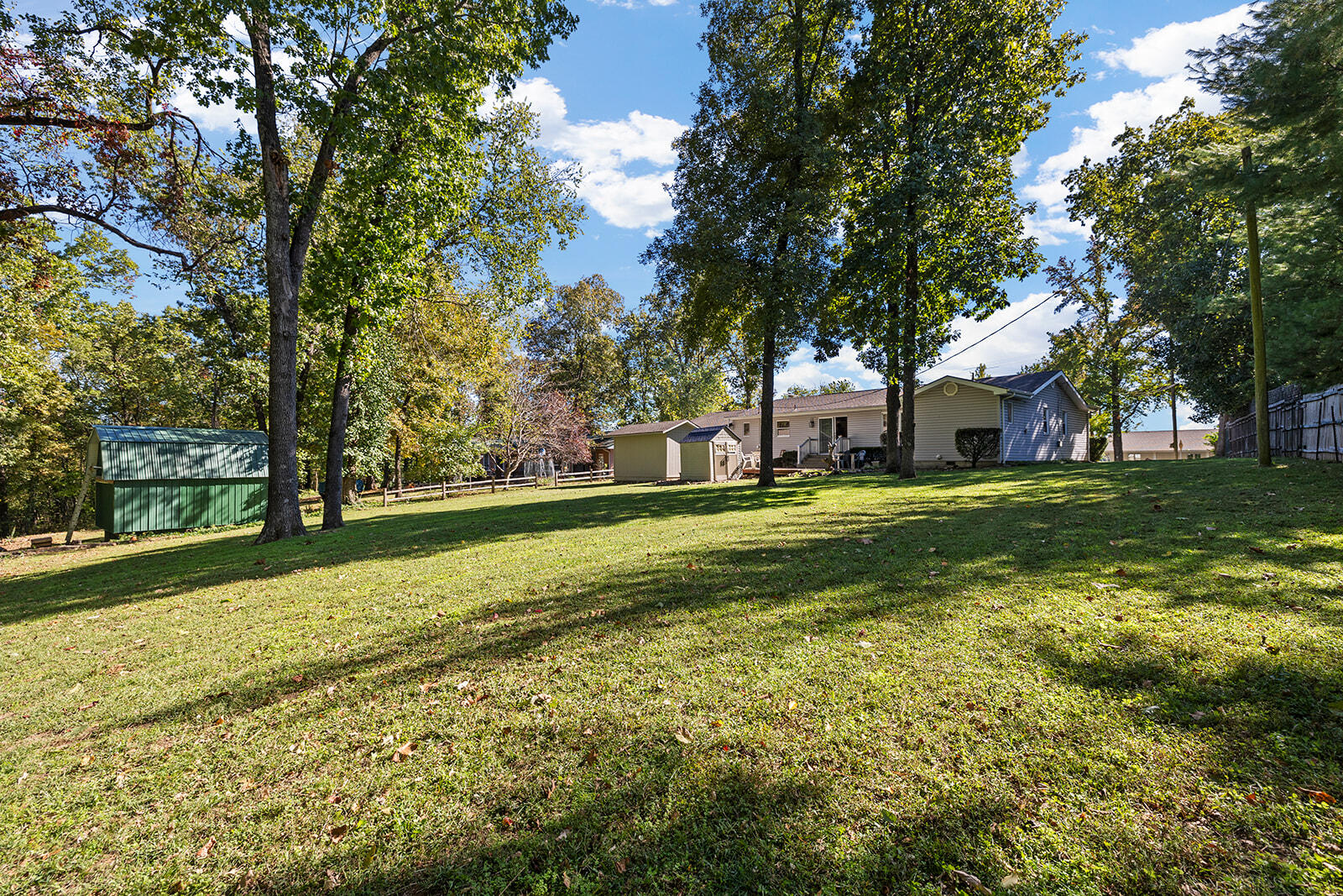 821 Cliff Drive Property Photo 3