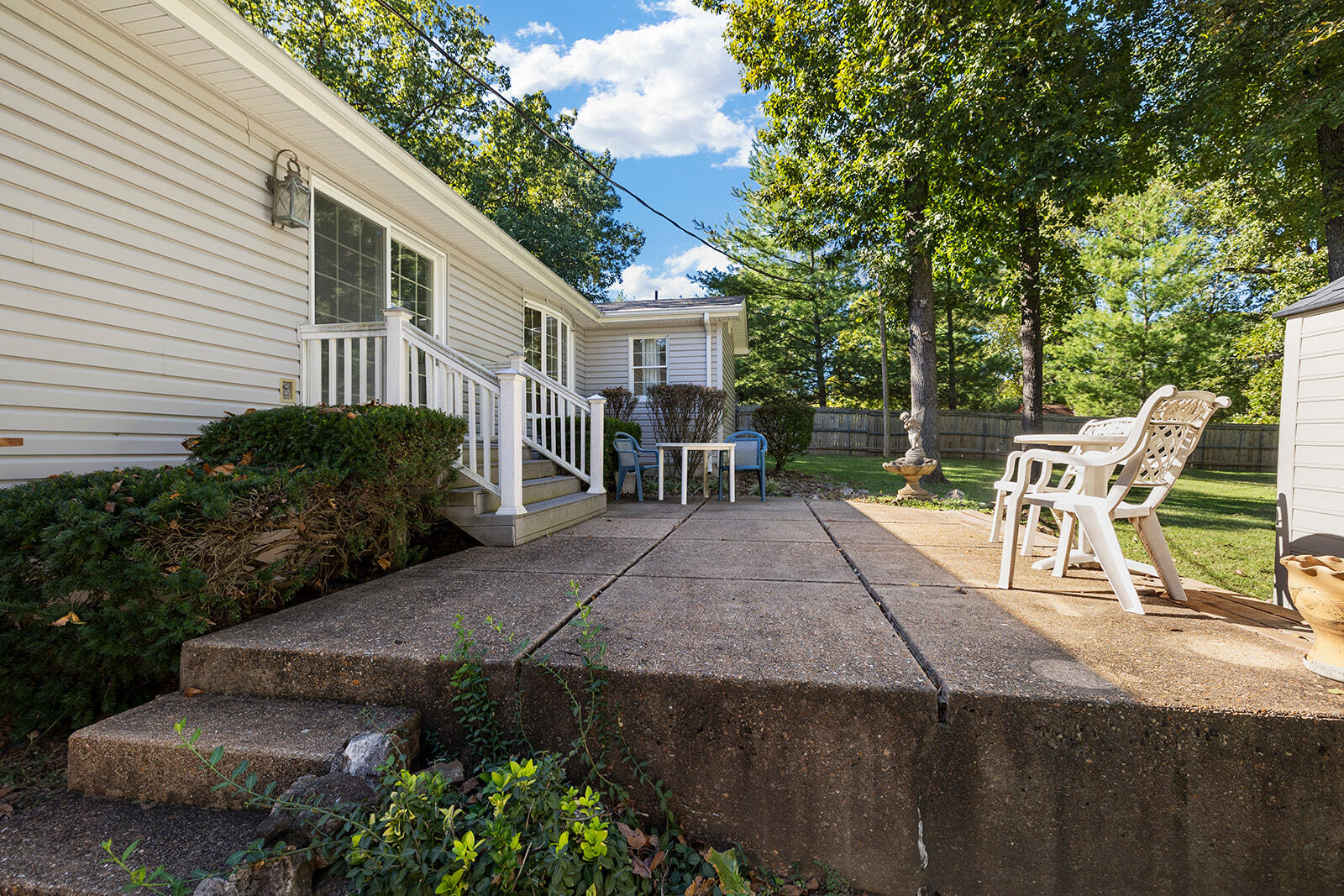 821 Cliff Drive Property Photo 5