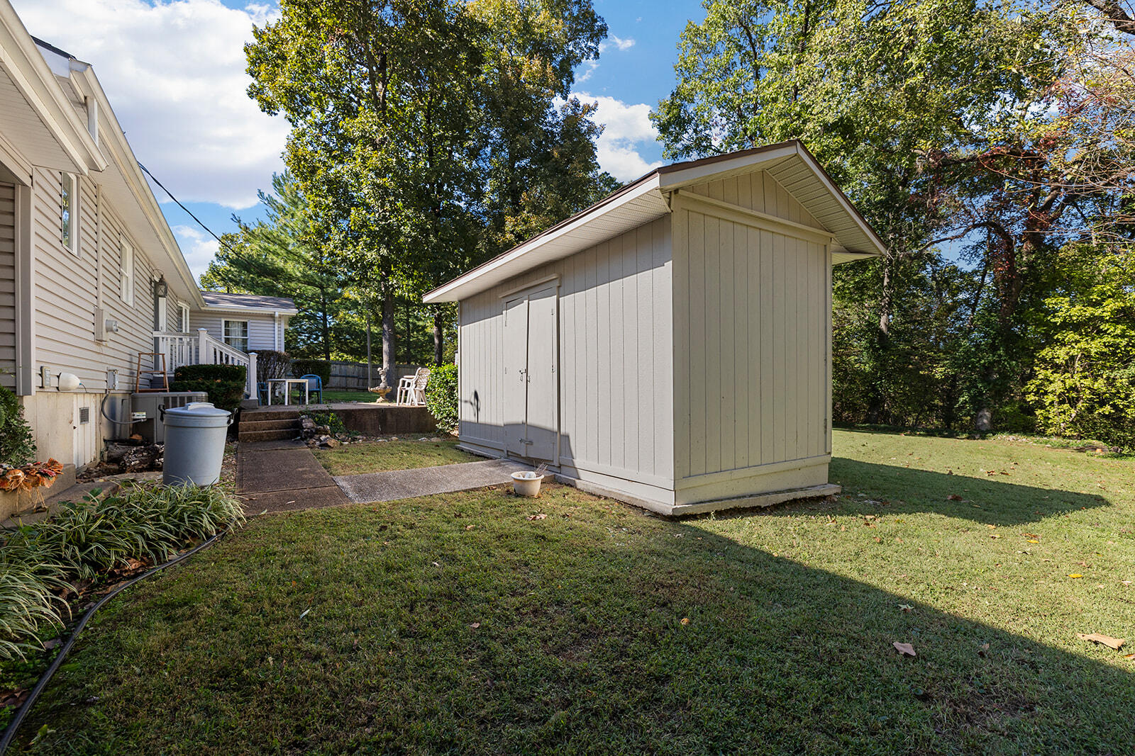 821 Cliff Drive Property Photo 7