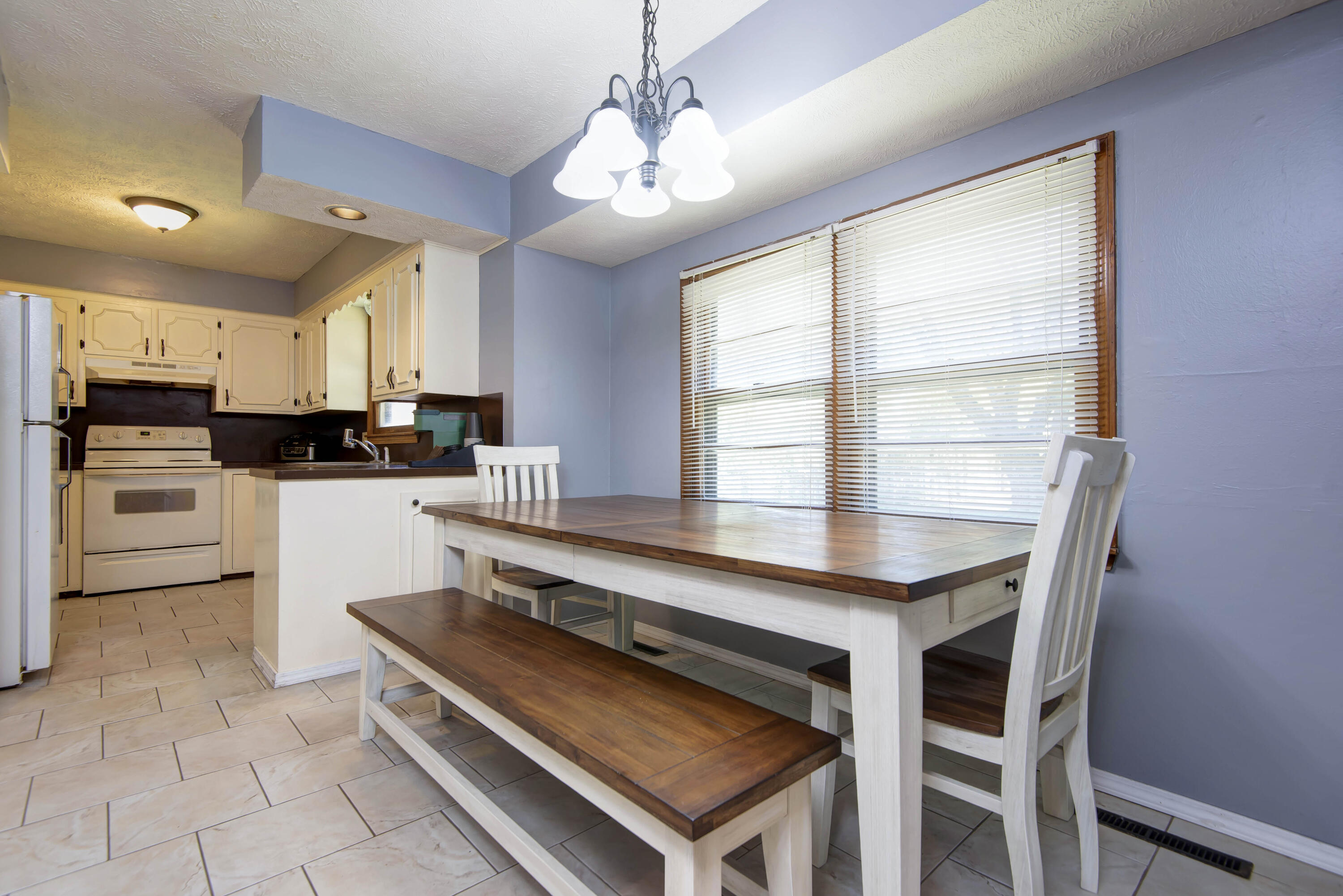 1144 South Paula Avenue Property Photo 9